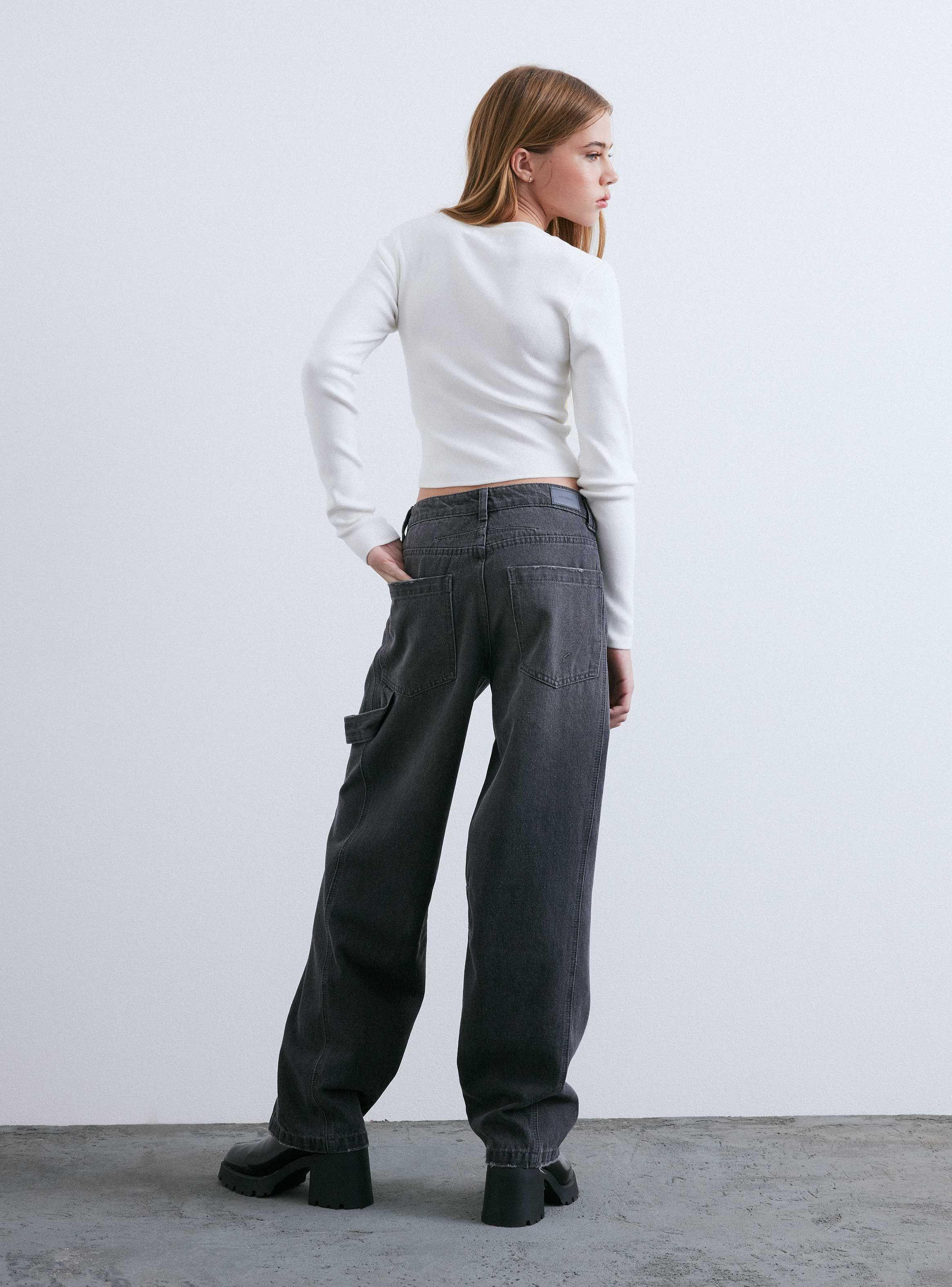 Sweater Crop Ajustado Cuello Redondo-5