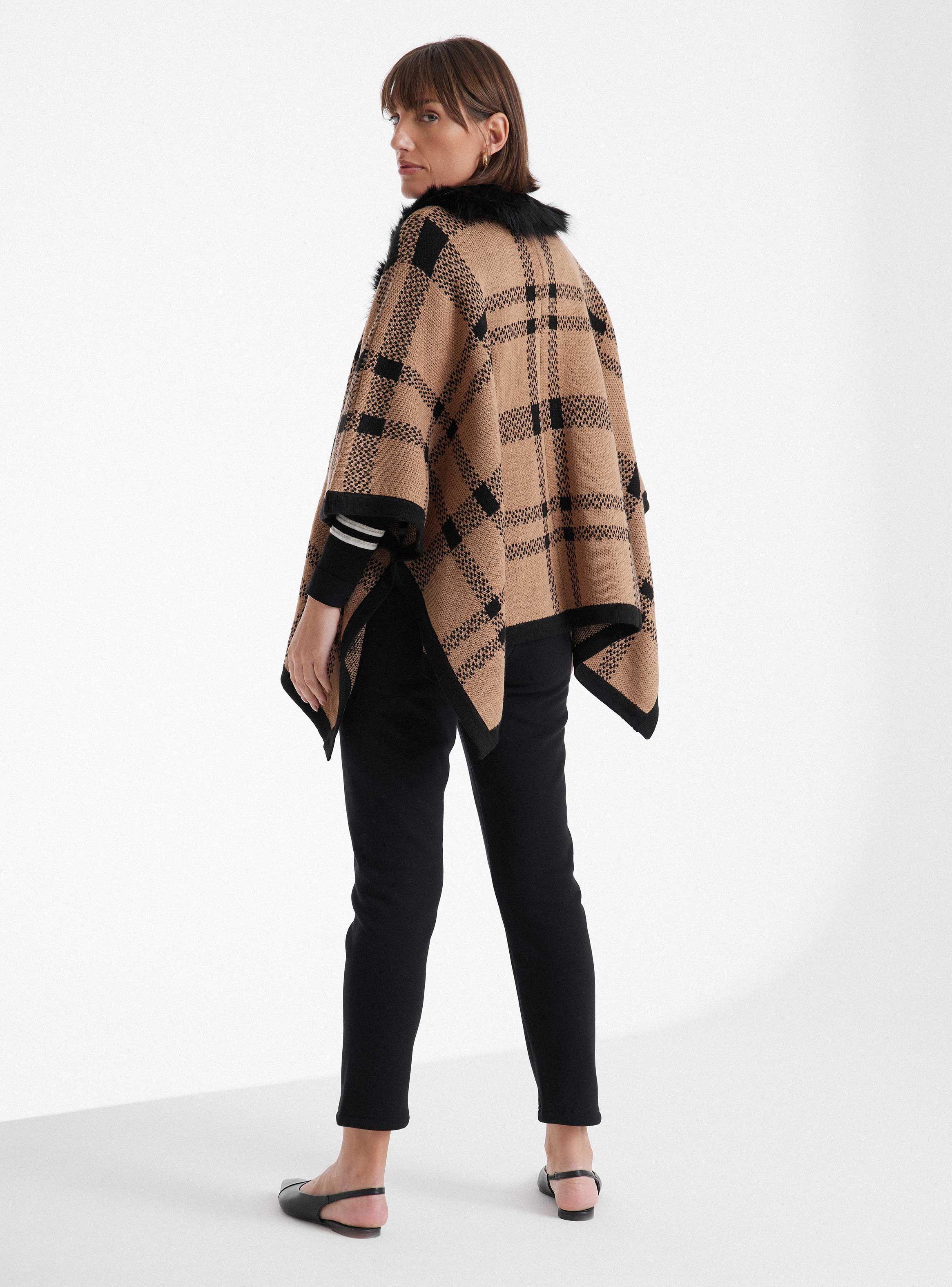 Chaqueta Poncho Tejido A Cuadros-5