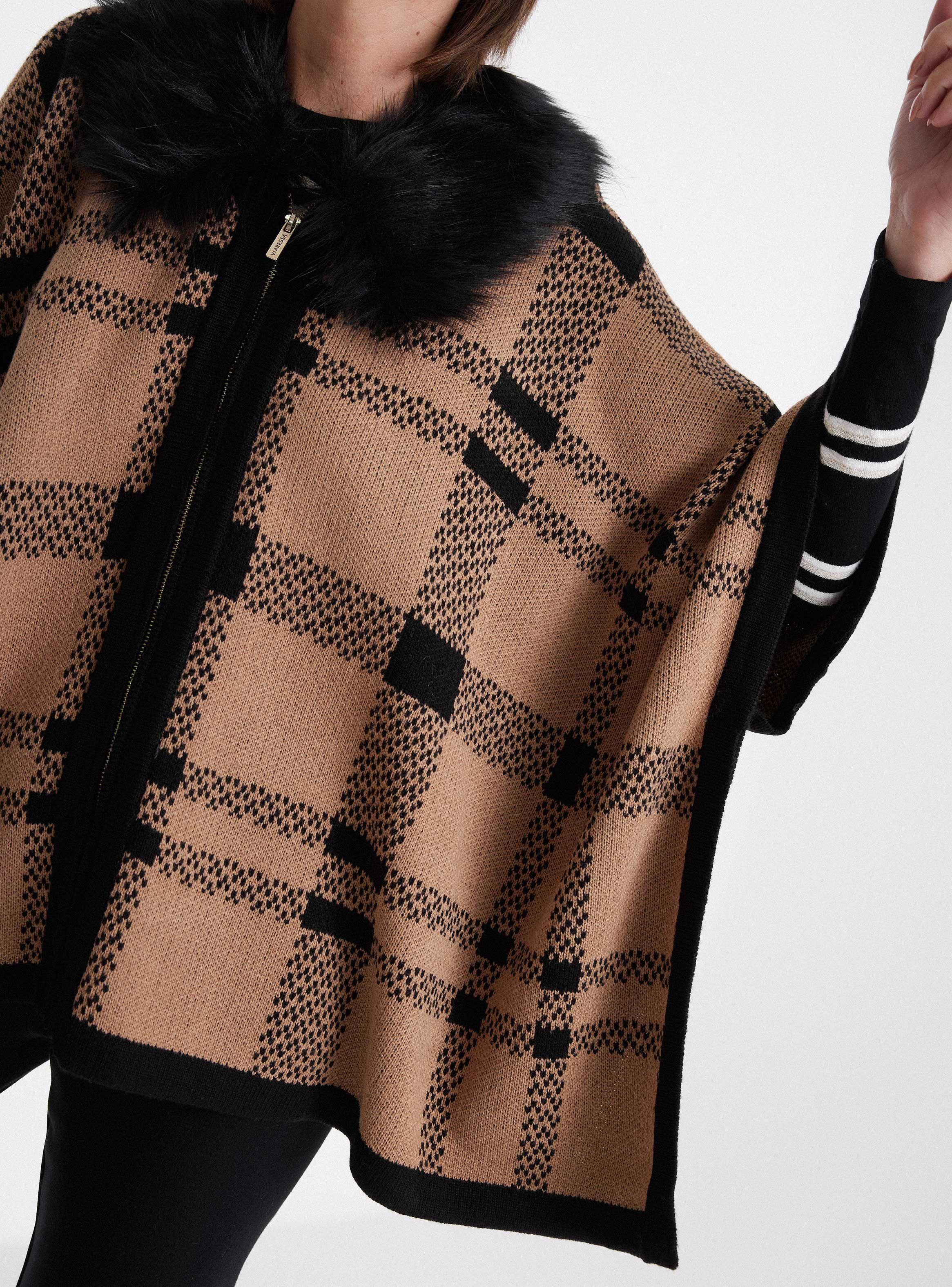 Chaqueta Poncho Tejido A Cuadros-2