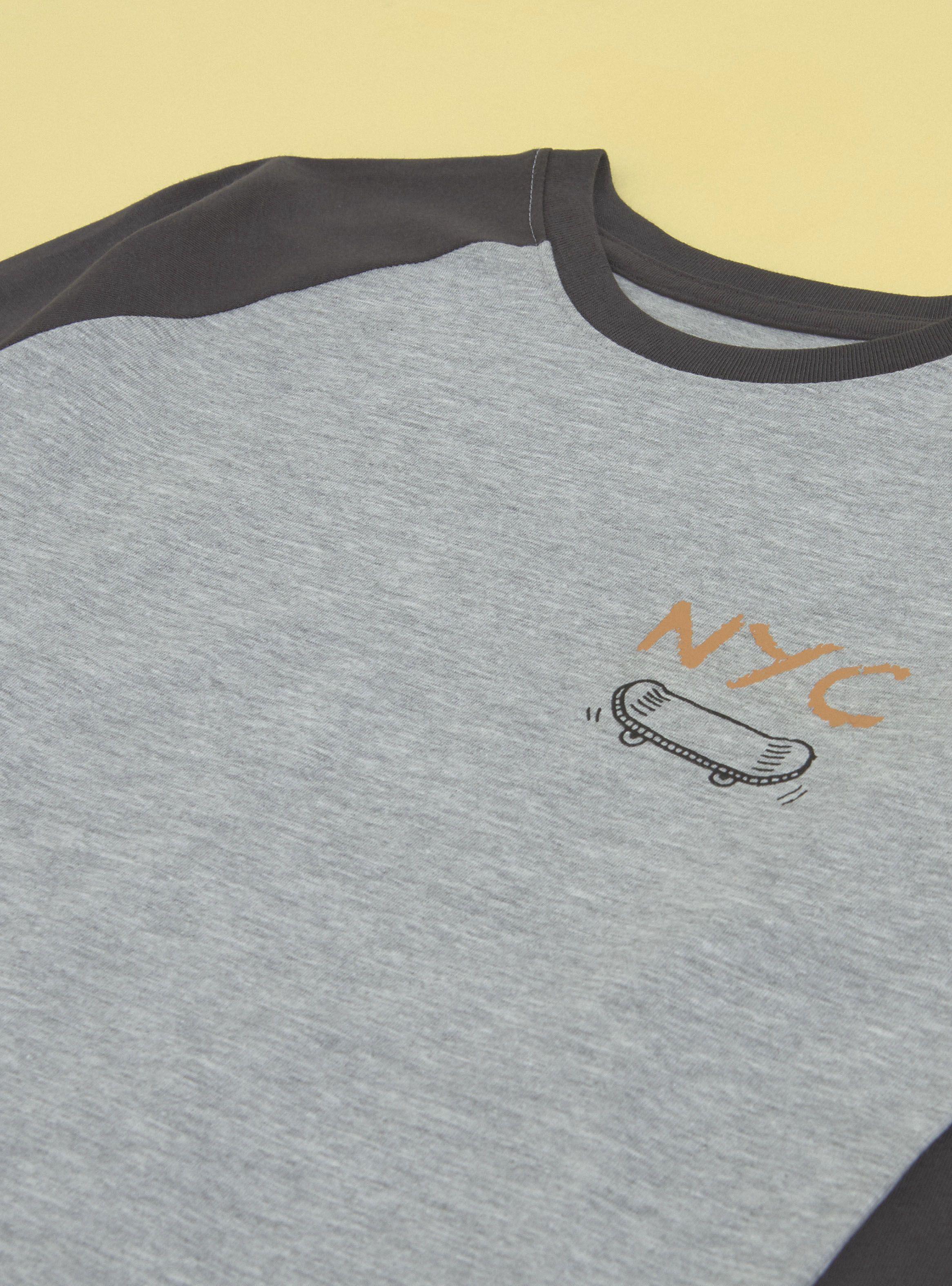 Polera Manga Raglan Estampada Frontal y Espalda-2