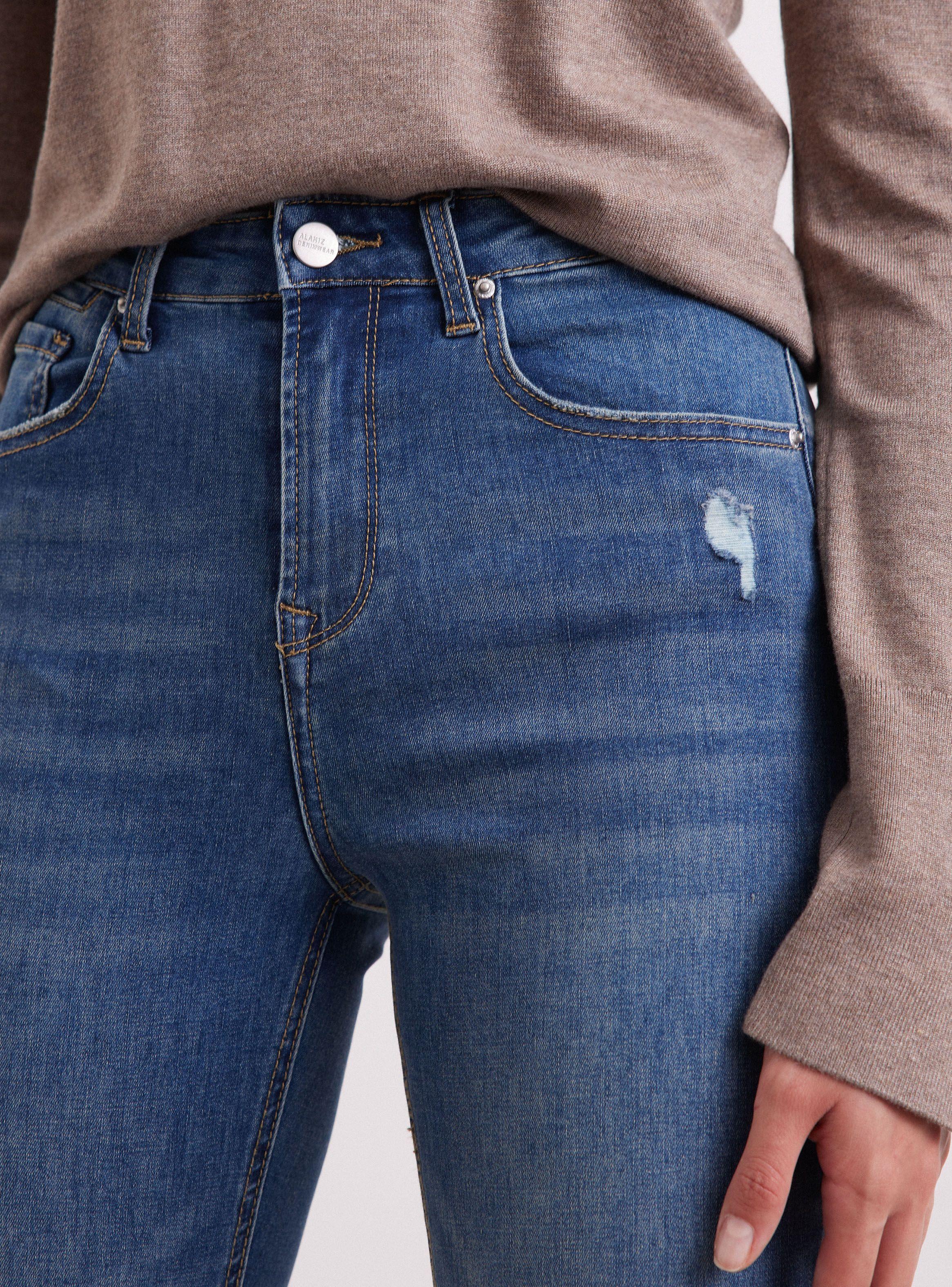 Jeans Con Apertura en Basta-2