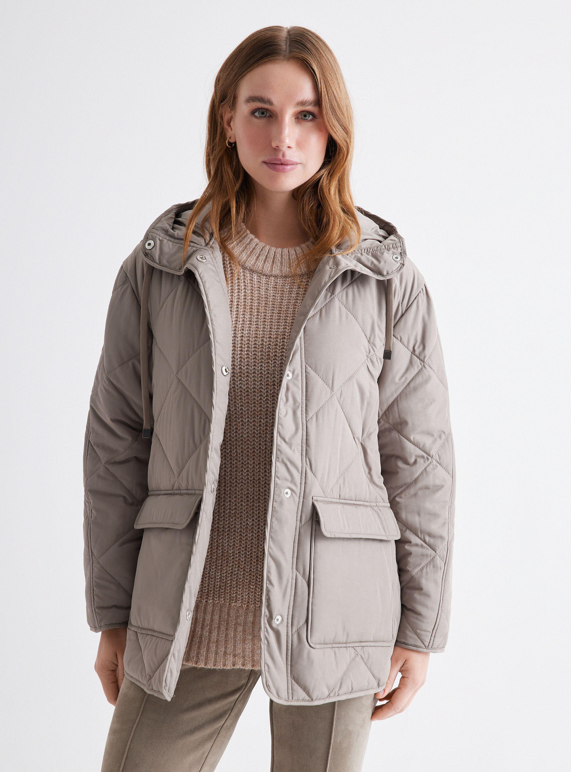 Parka Lisa Frontal con Bolsillos-0