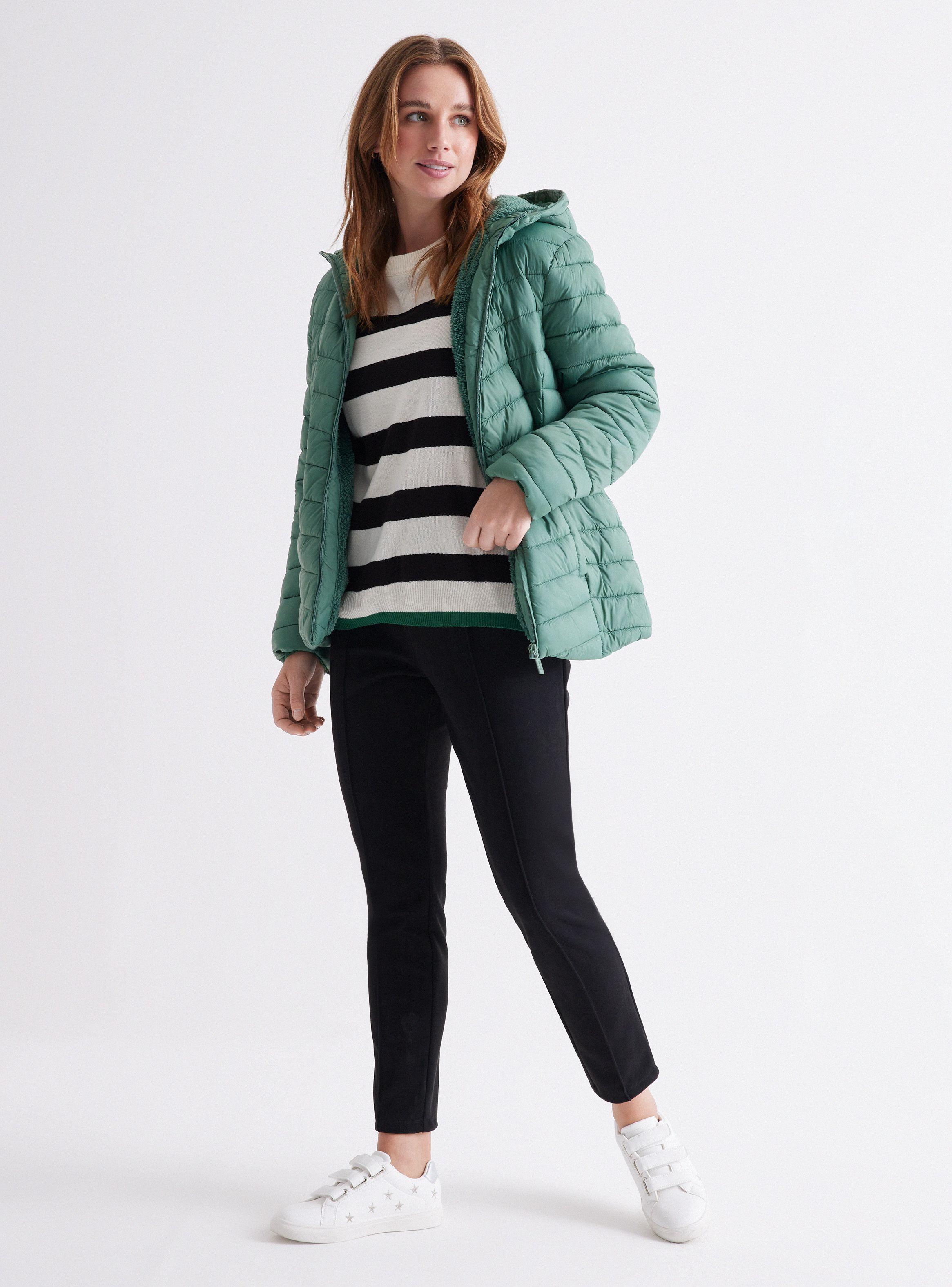Parka con Capucha y Bolsillos-4