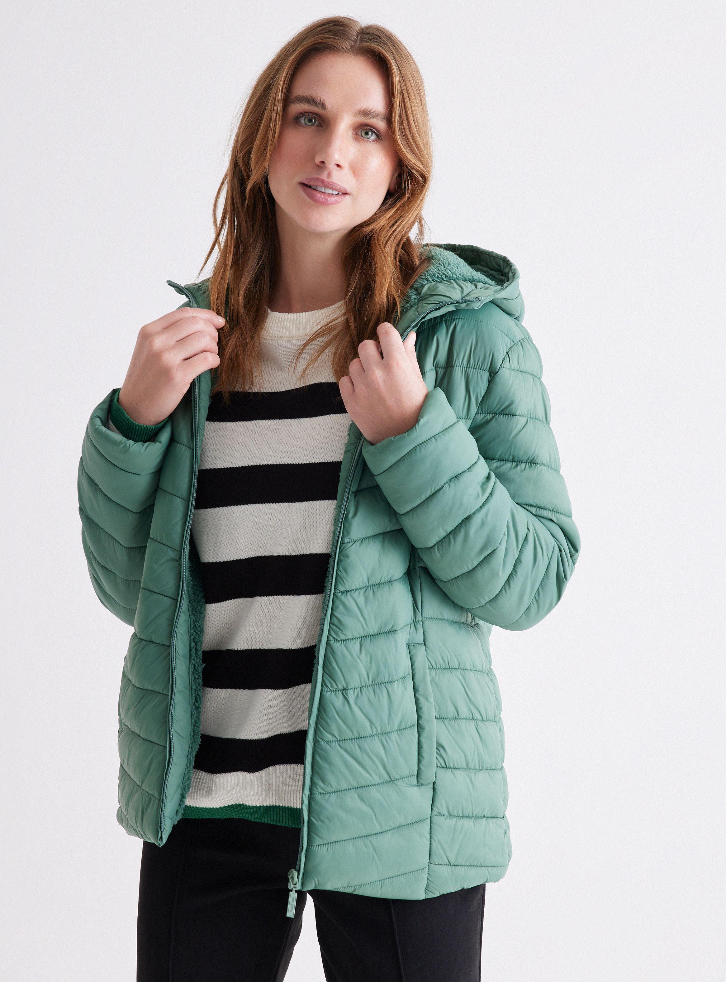 Parka con Capucha y Bolsillos-0