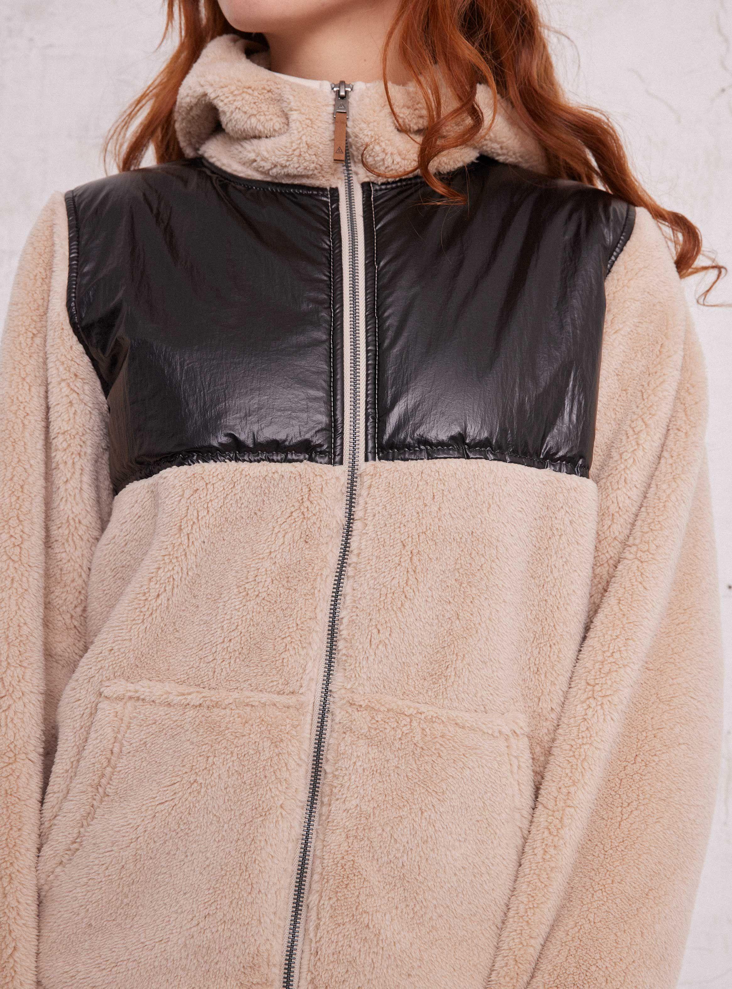 Polar Con Efecto Cuero-3