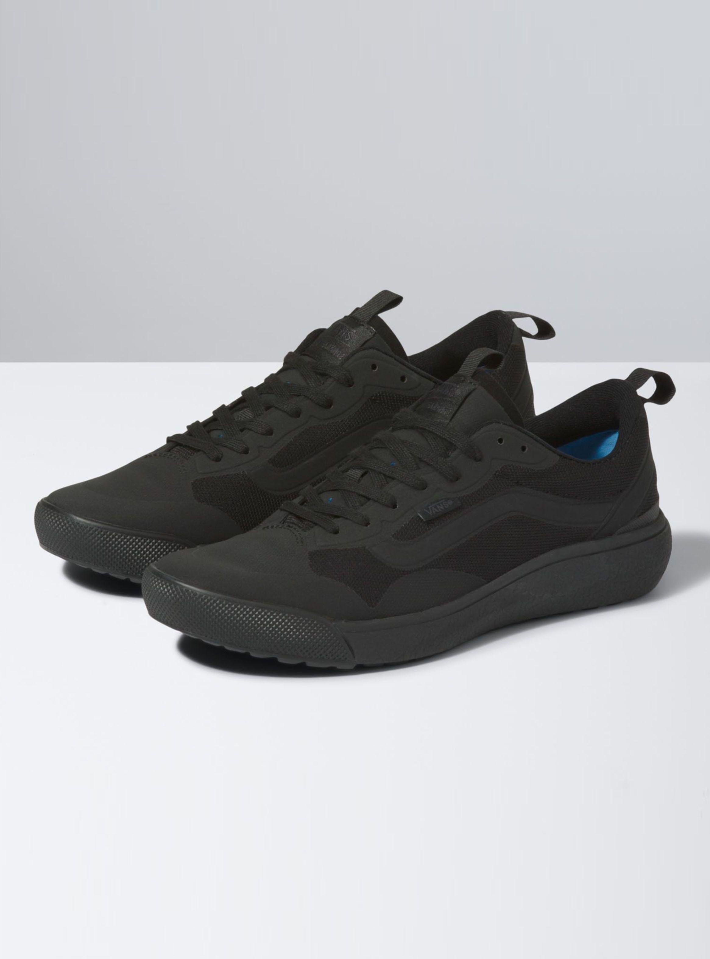 Zapatilla Urbana Black UltraRange EXO Mujer-2