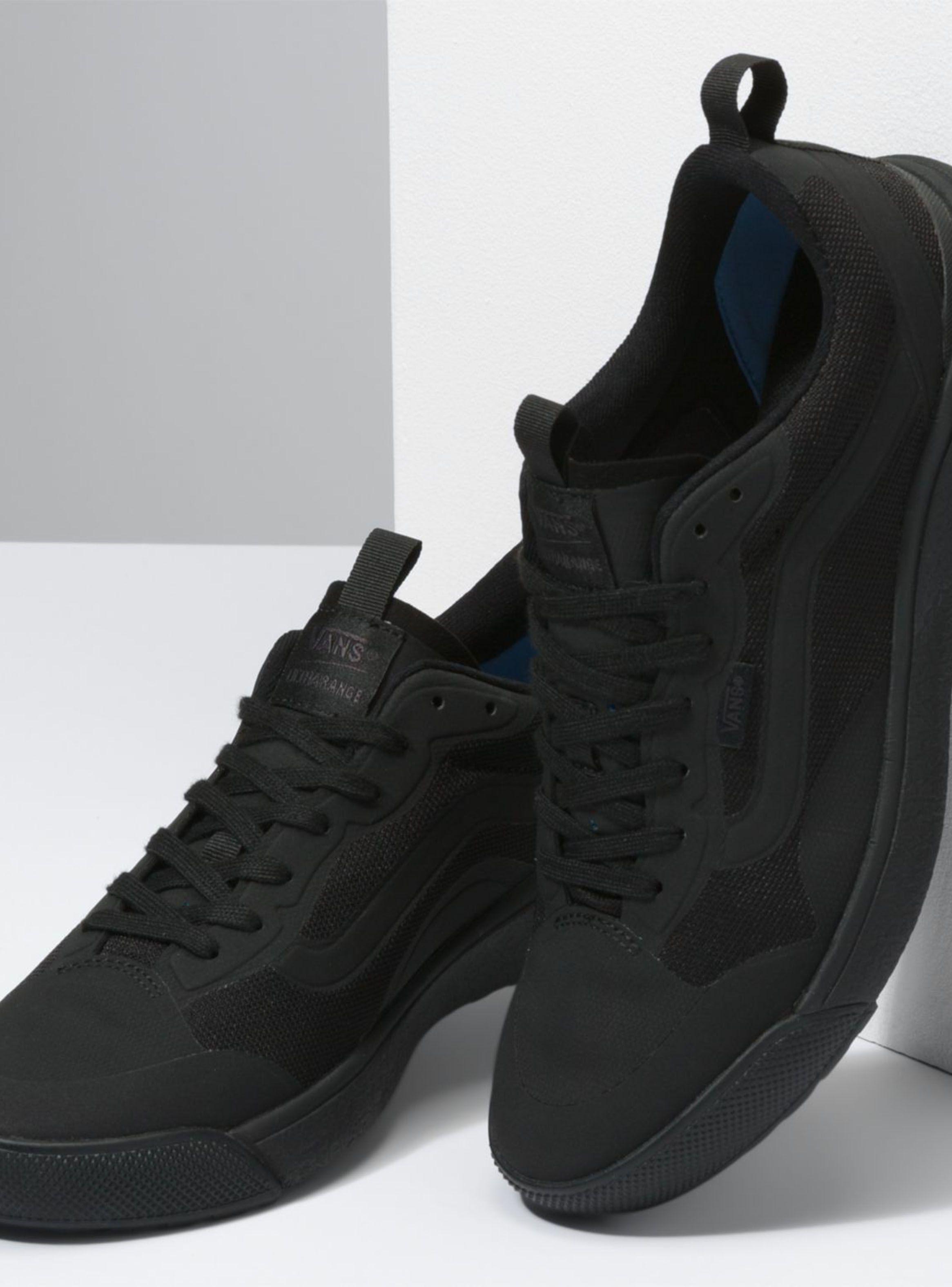 Zapatilla Urbana Black UltraRange EXO Mujer-1