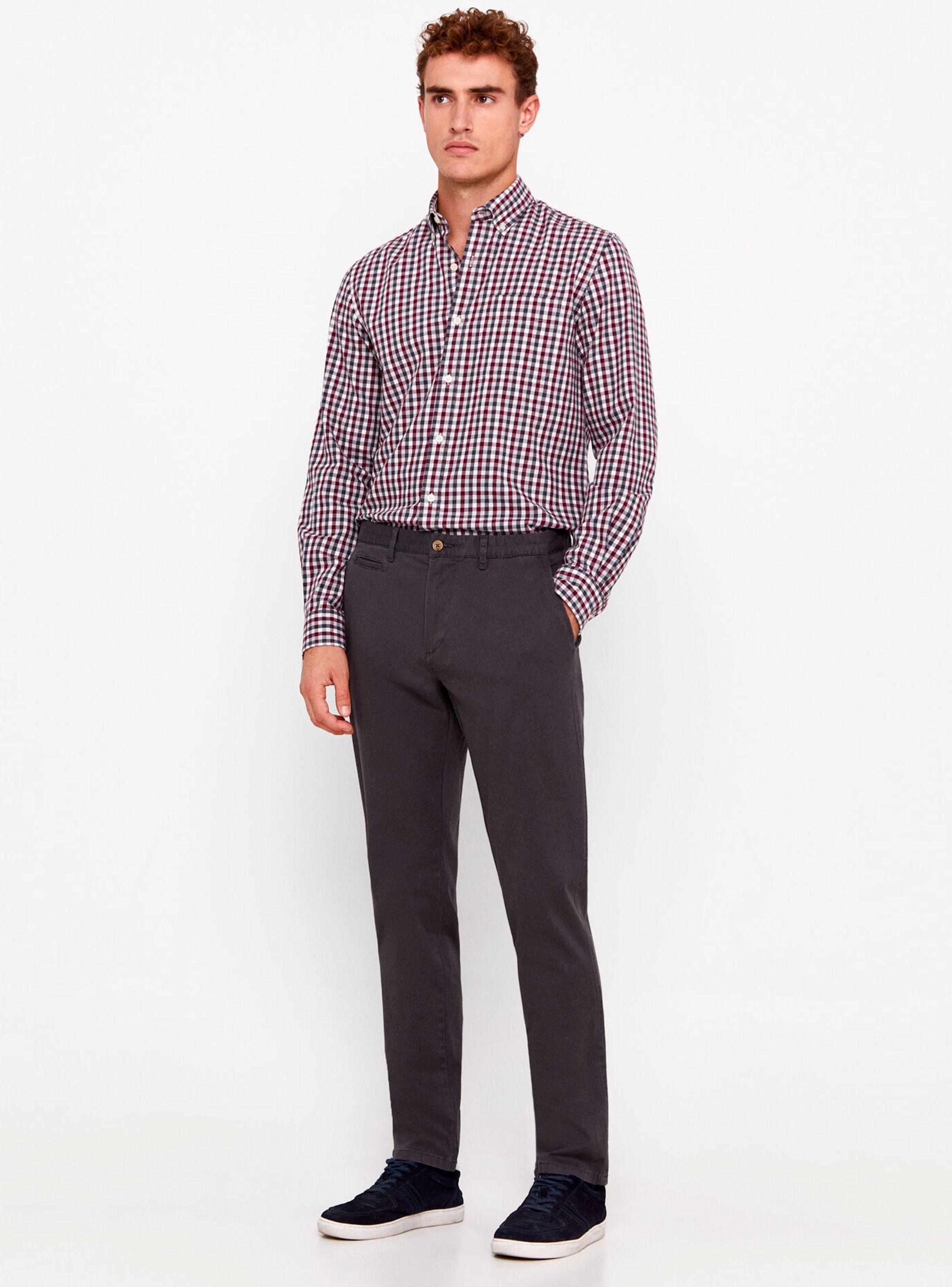 Pantalón Calce Slim Fit Modelo Chino-3