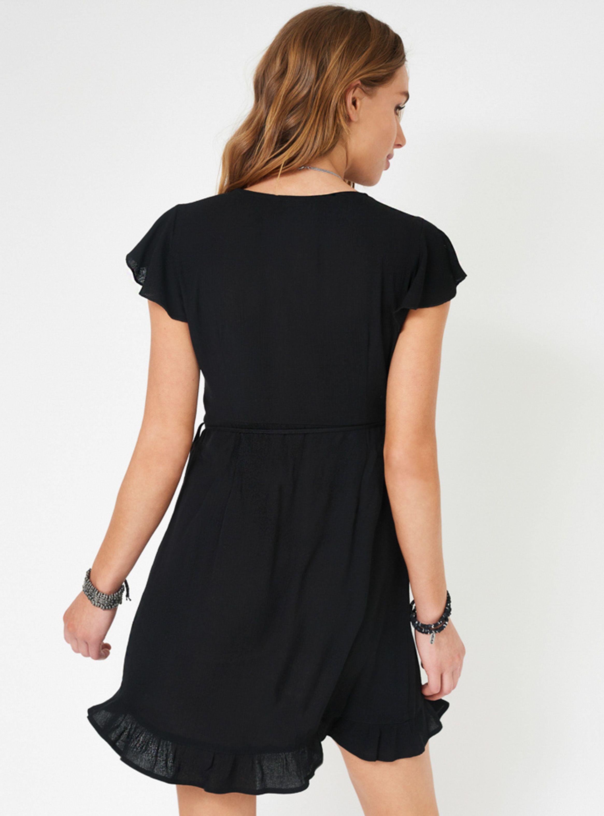Vestido Corto con Vuelos Umbrale Be-1
