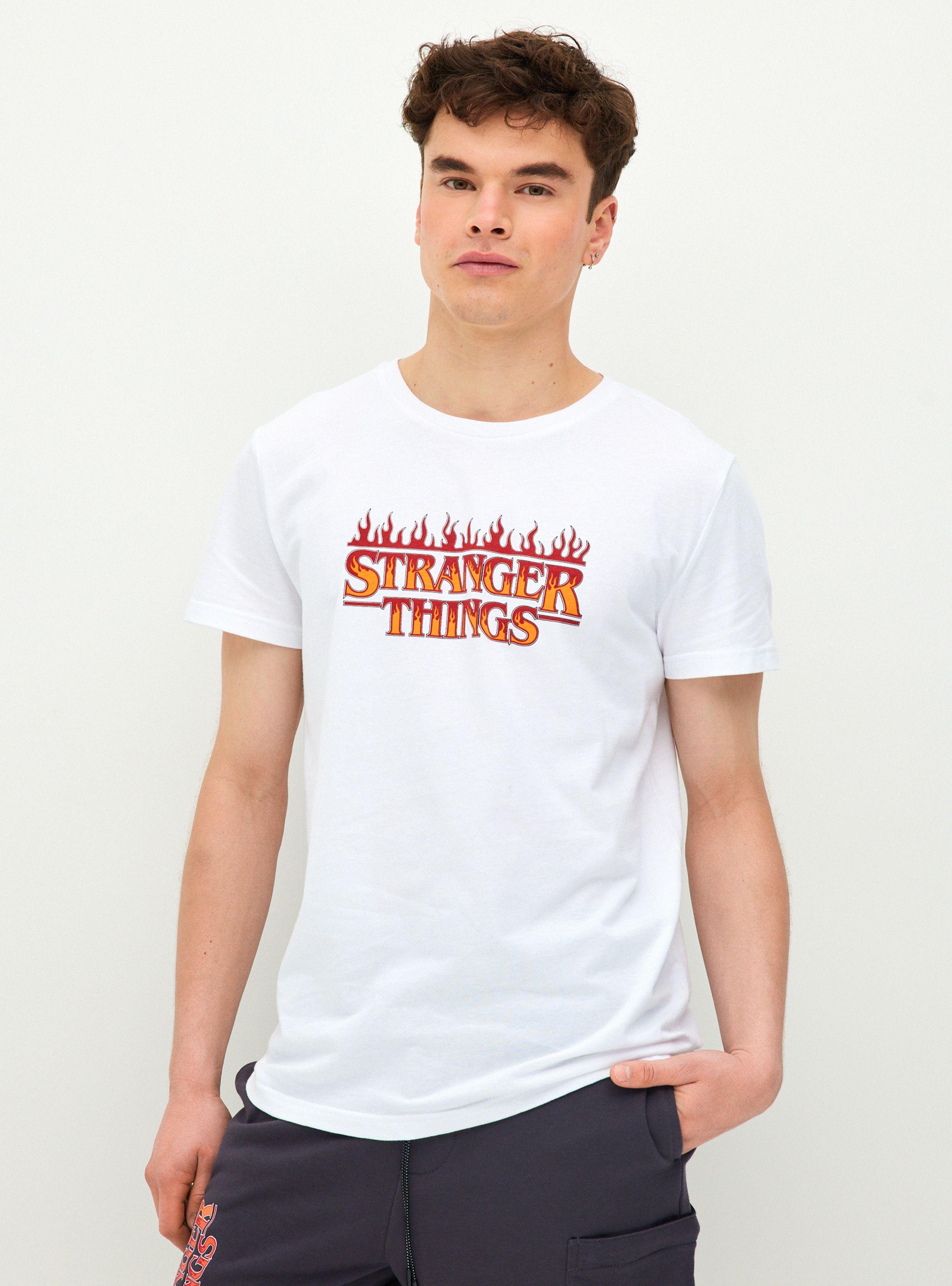 Polera Stranger Things  Texto Llamas-0