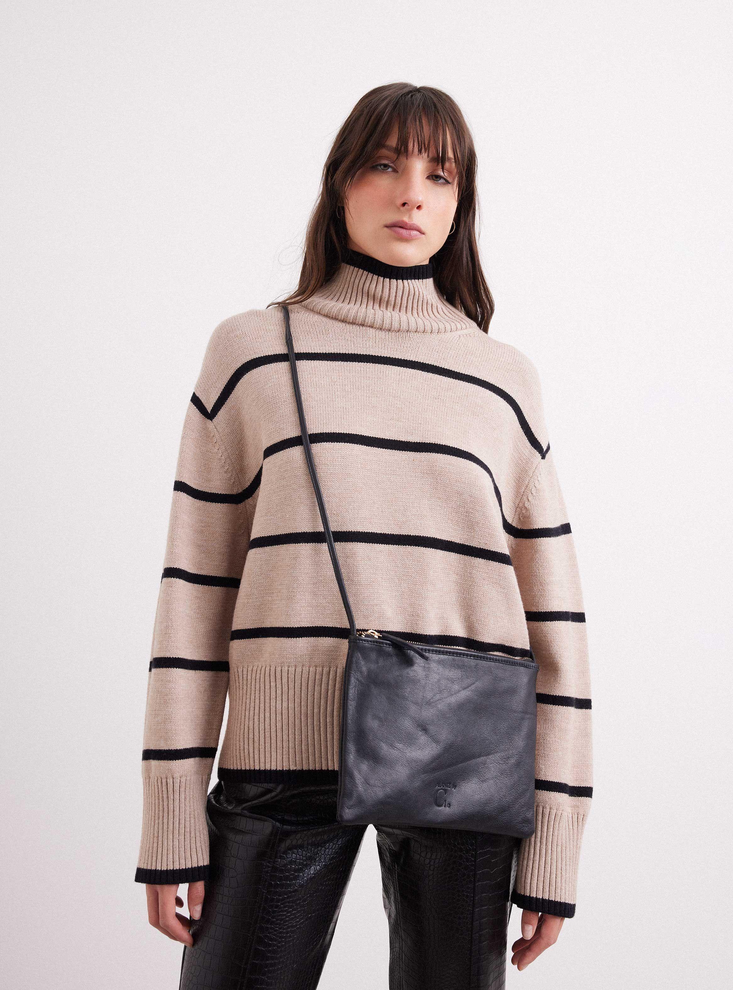 Cartera Sobre Cuero Nero By C. Del Pilar-0