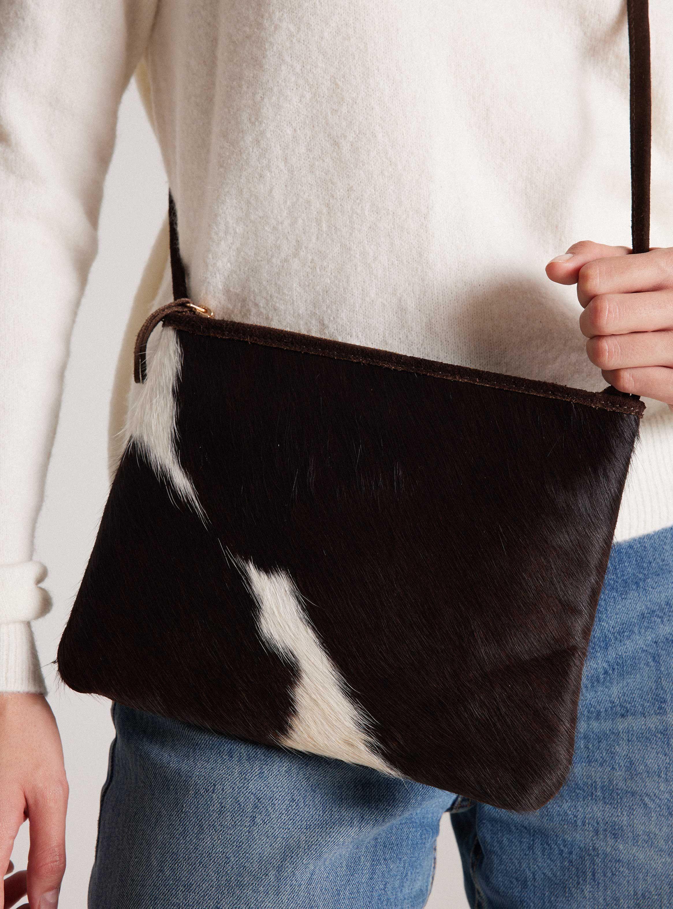 Cartera Sobre Cuero By C. Del Pilar-1