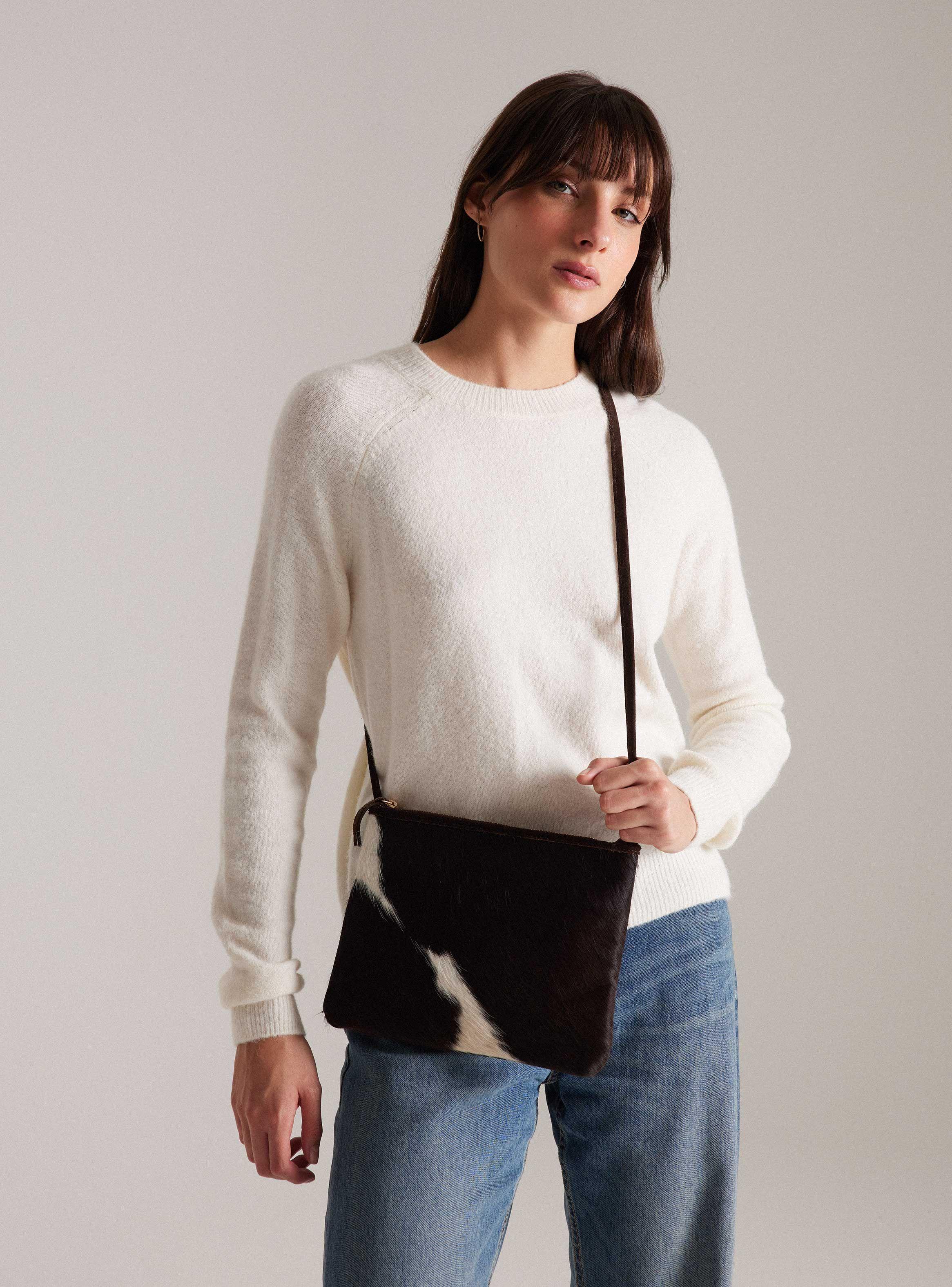 Cartera Sobre Cuero By C. Del Pilar-0