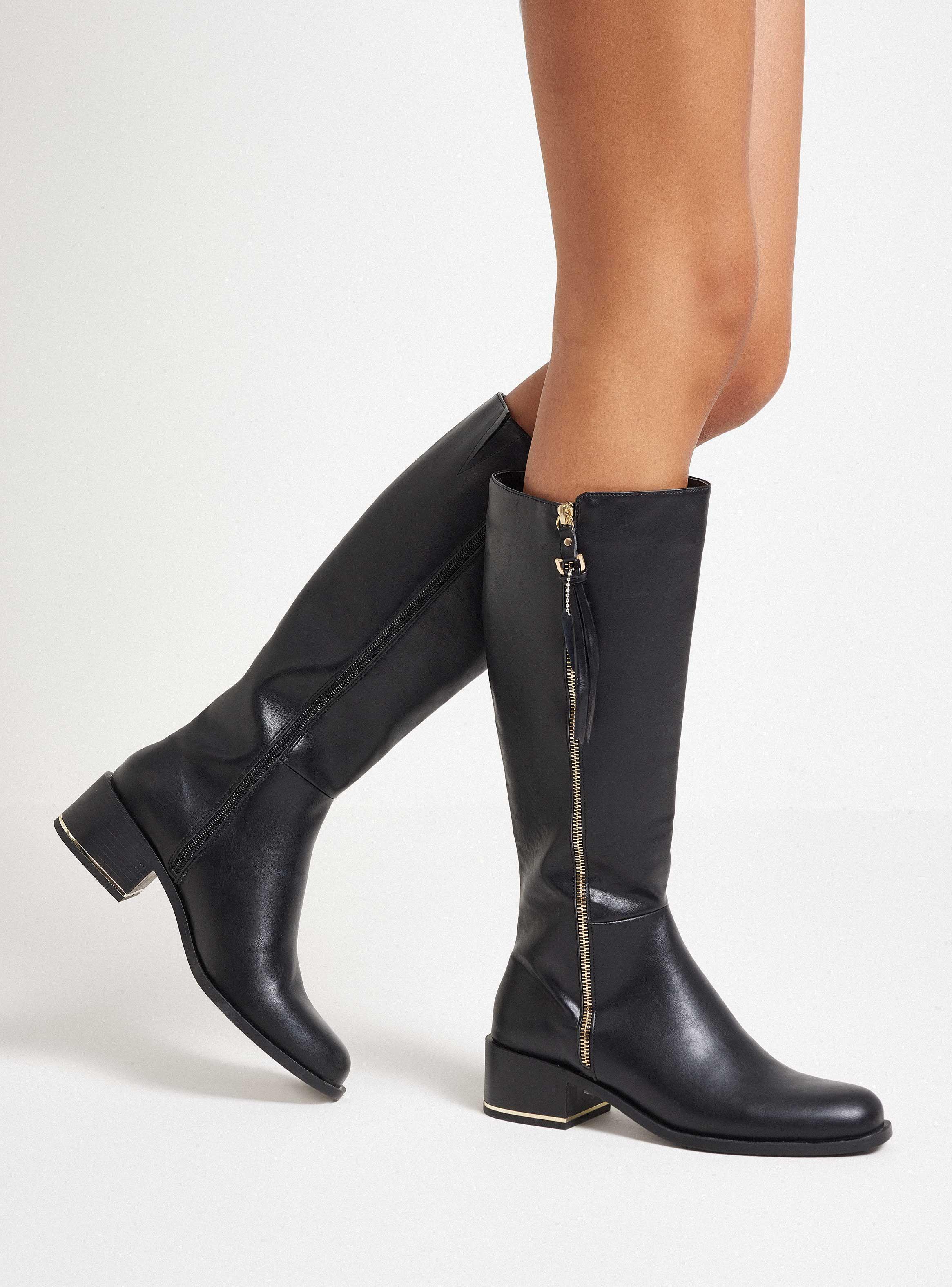 Bota Alta con Taco Detalles Metálicos Mujer-0