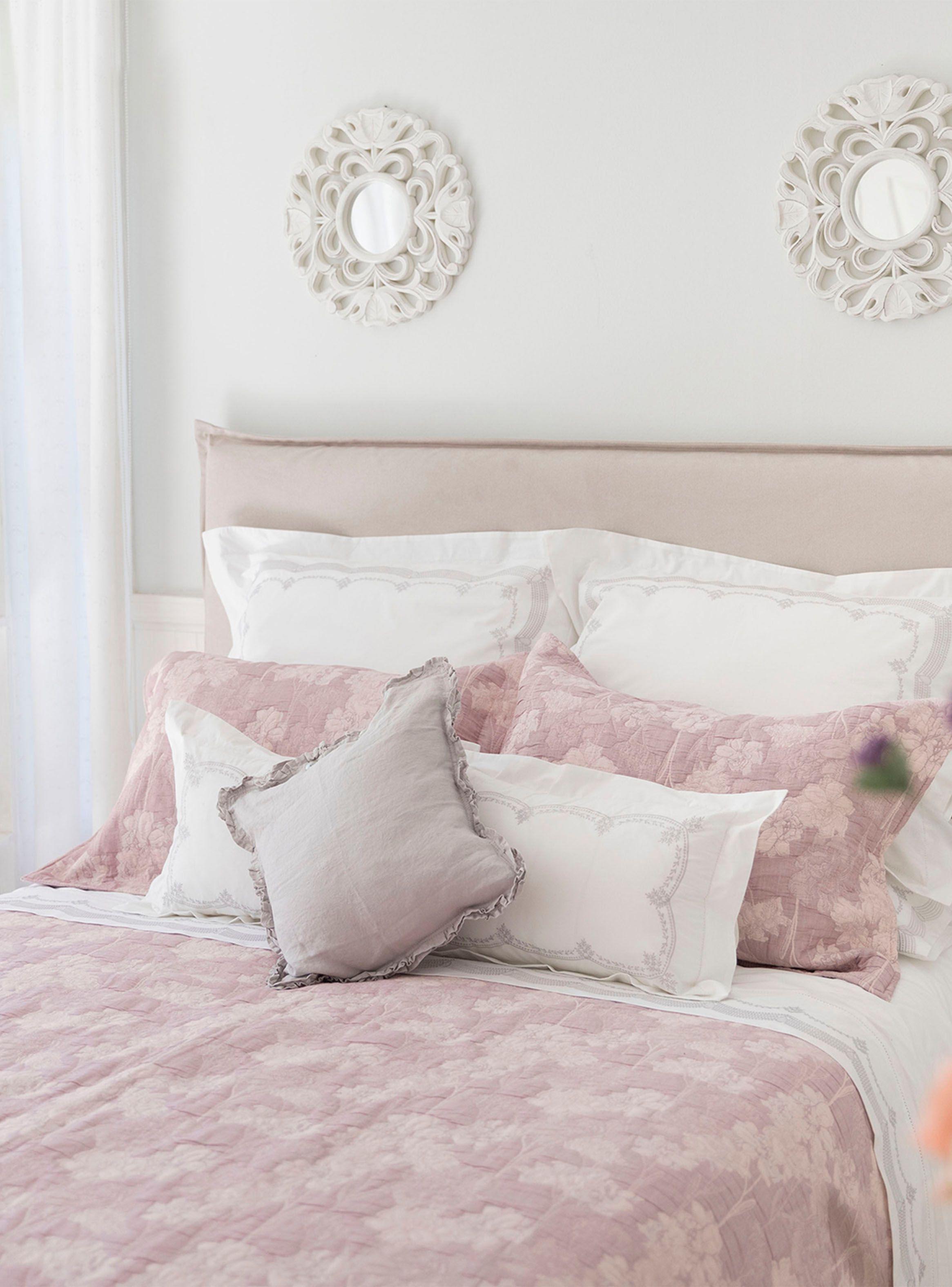 Cubrecama Jacquard Lirios Malva King-3