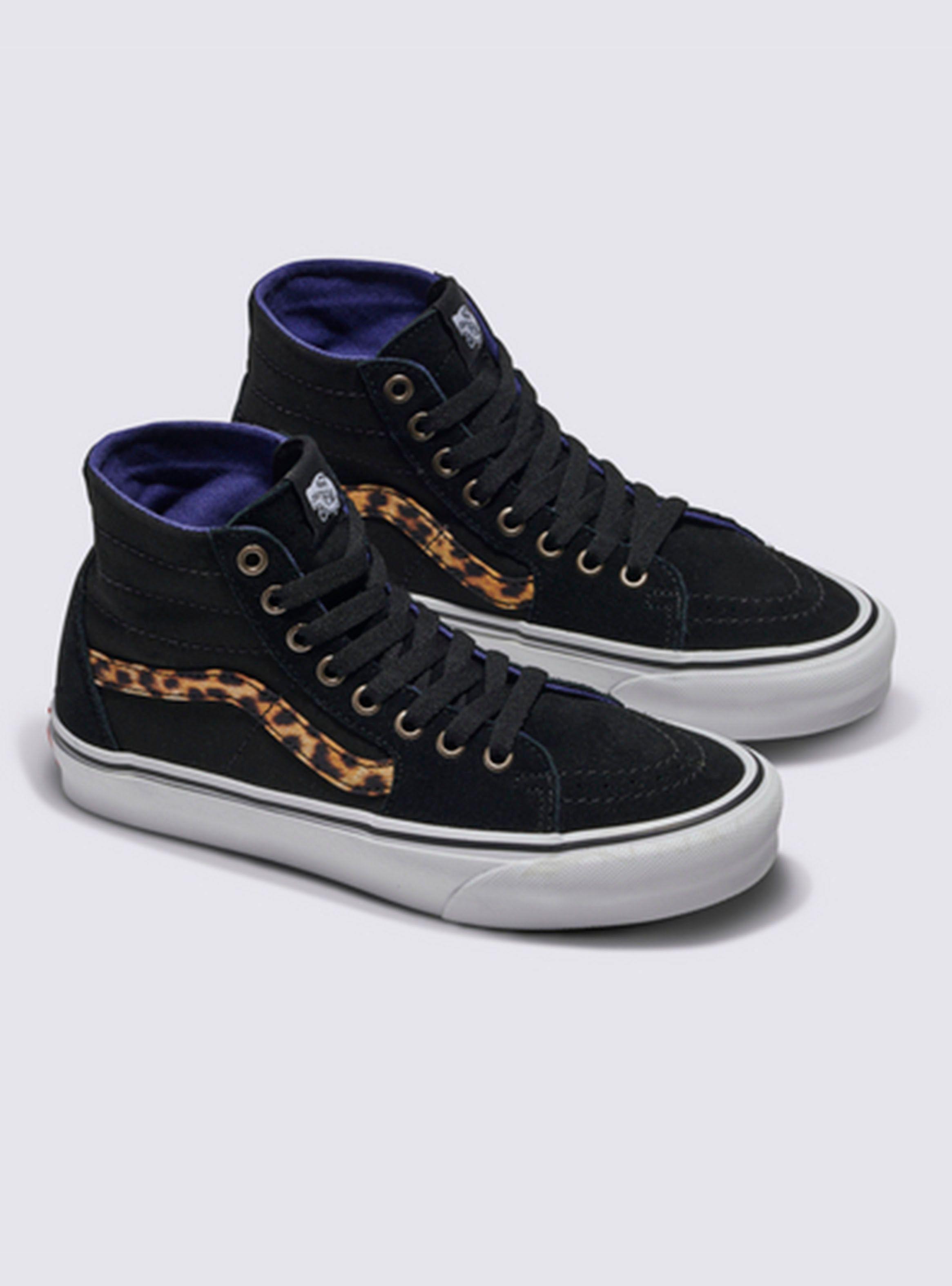 Zapatilla Urbana Diseño Black Sk8-Hi Tapered Mujer-1