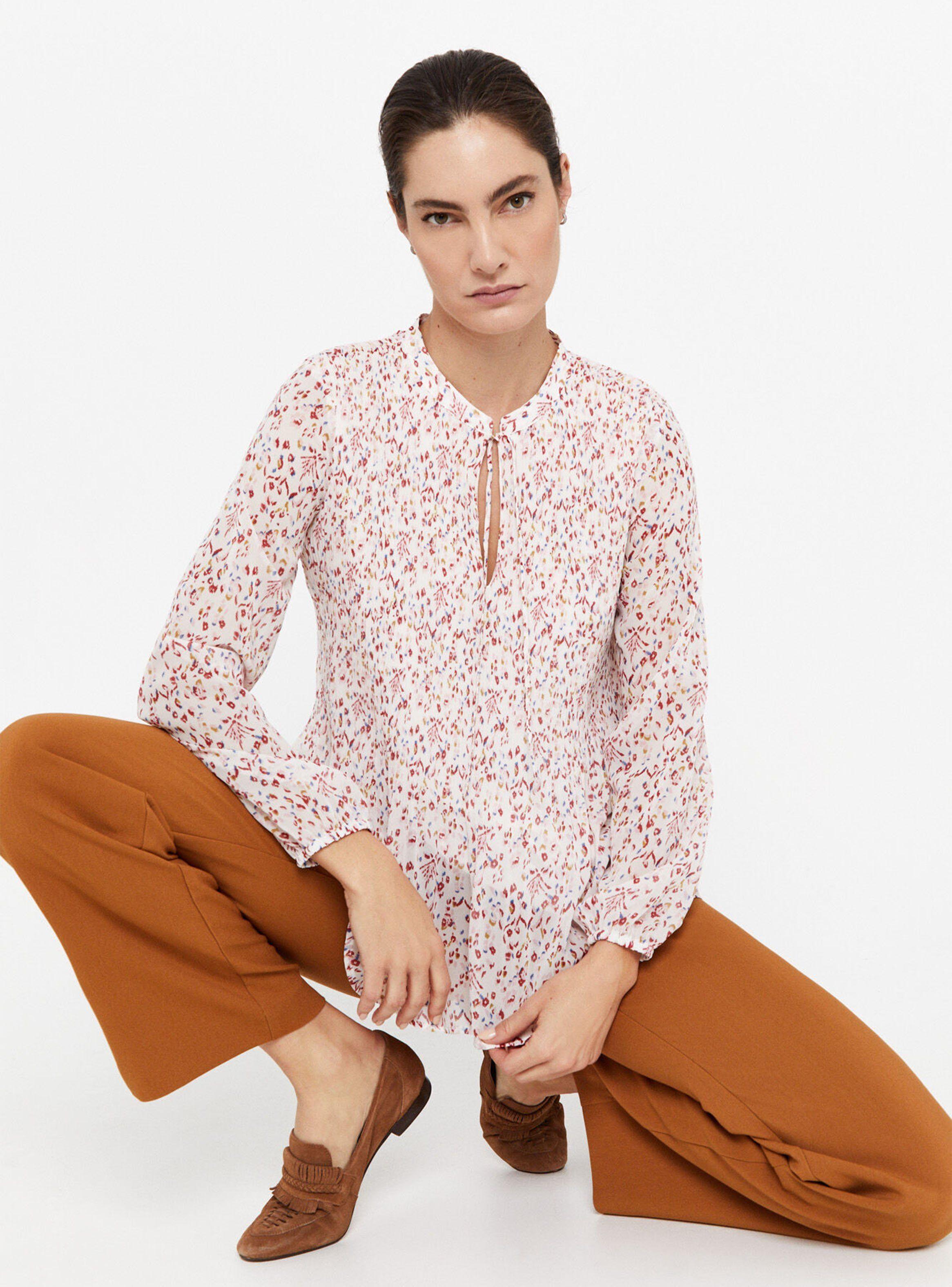 Blusa Plisada con Detalle en el Pecho-0