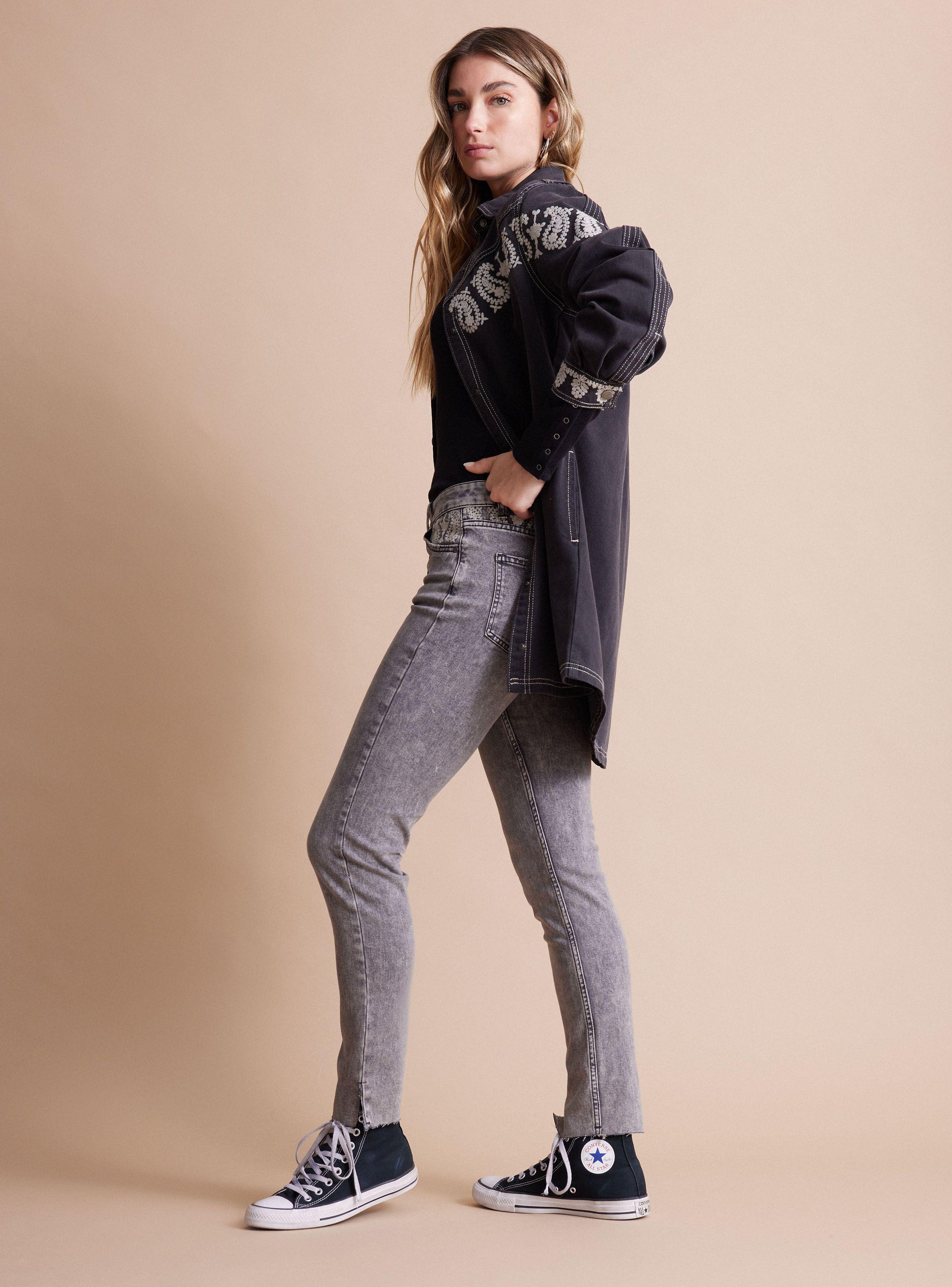 Jeans con Detalles Bordados Semi Elastizado-5