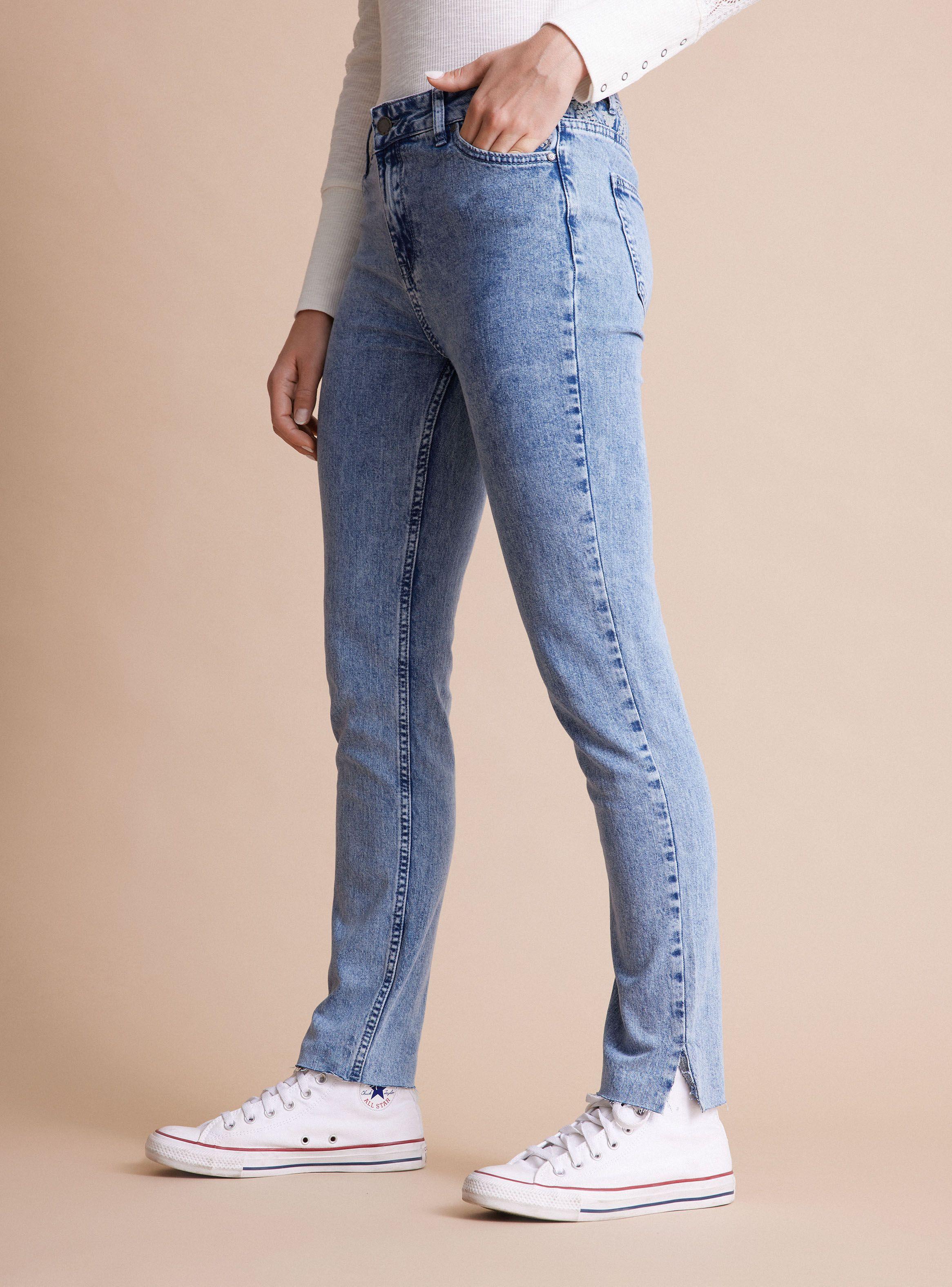 Jeans con Detalles Bordados Semi Elastizado-0