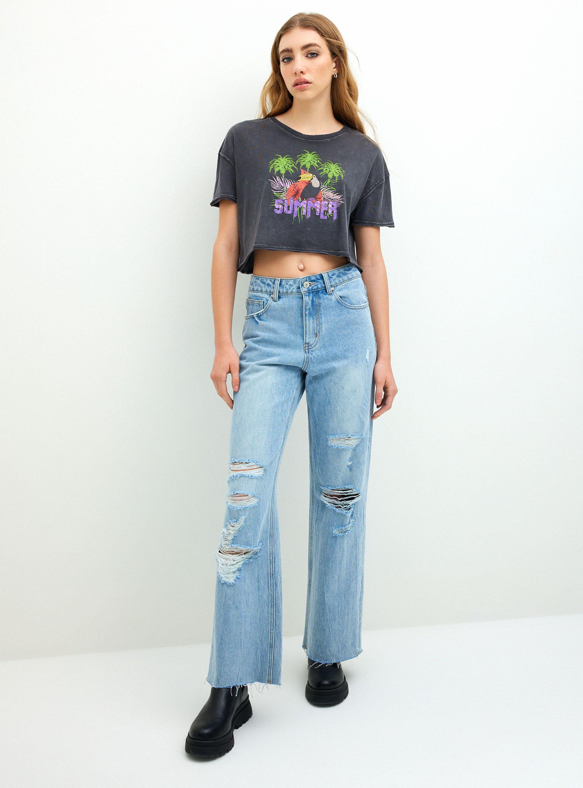 Polera Crop con Estampado Frontal-3