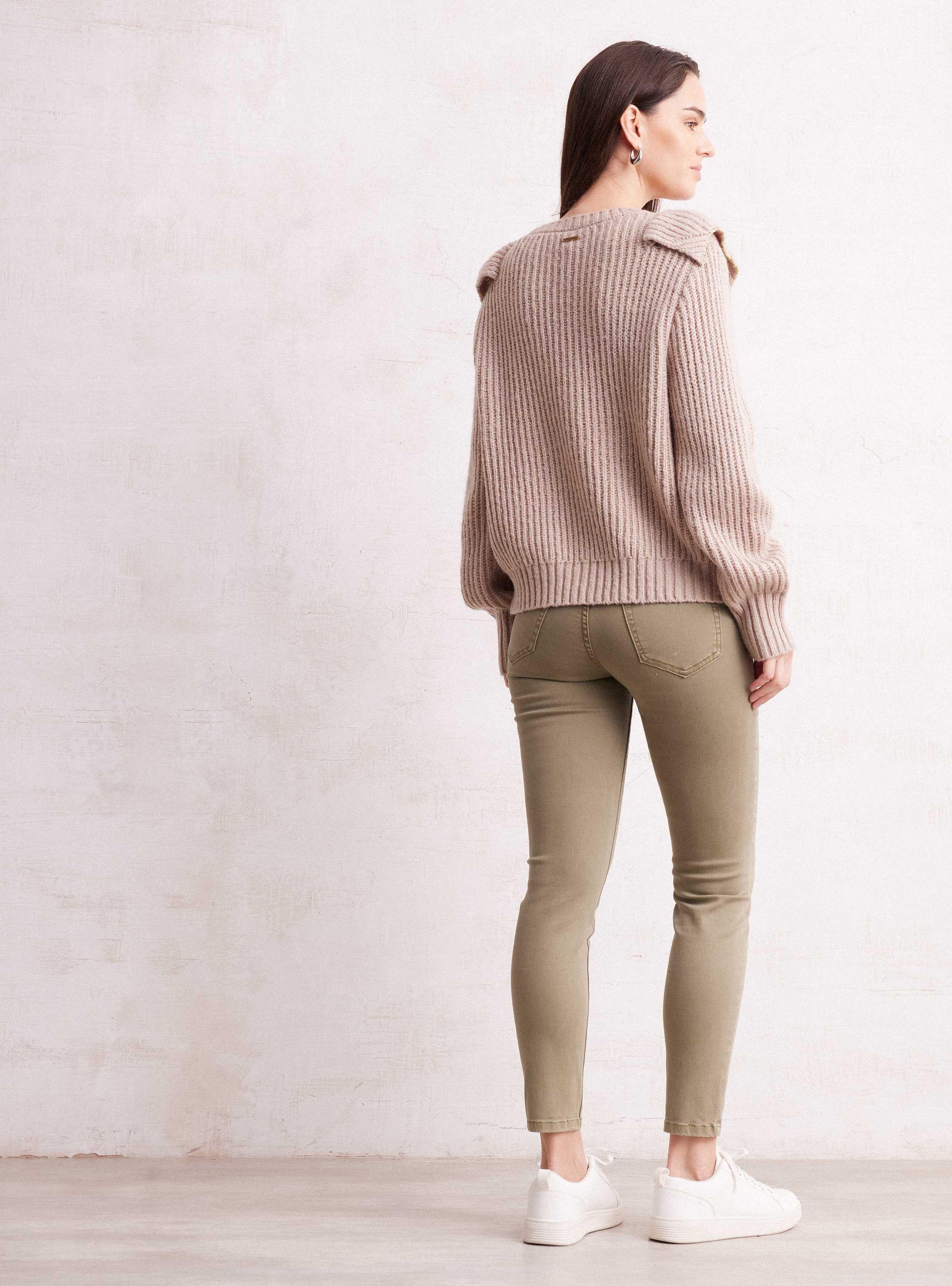 Sweater Cálido con Vuelo Vertical y Terminación Metalizada-5