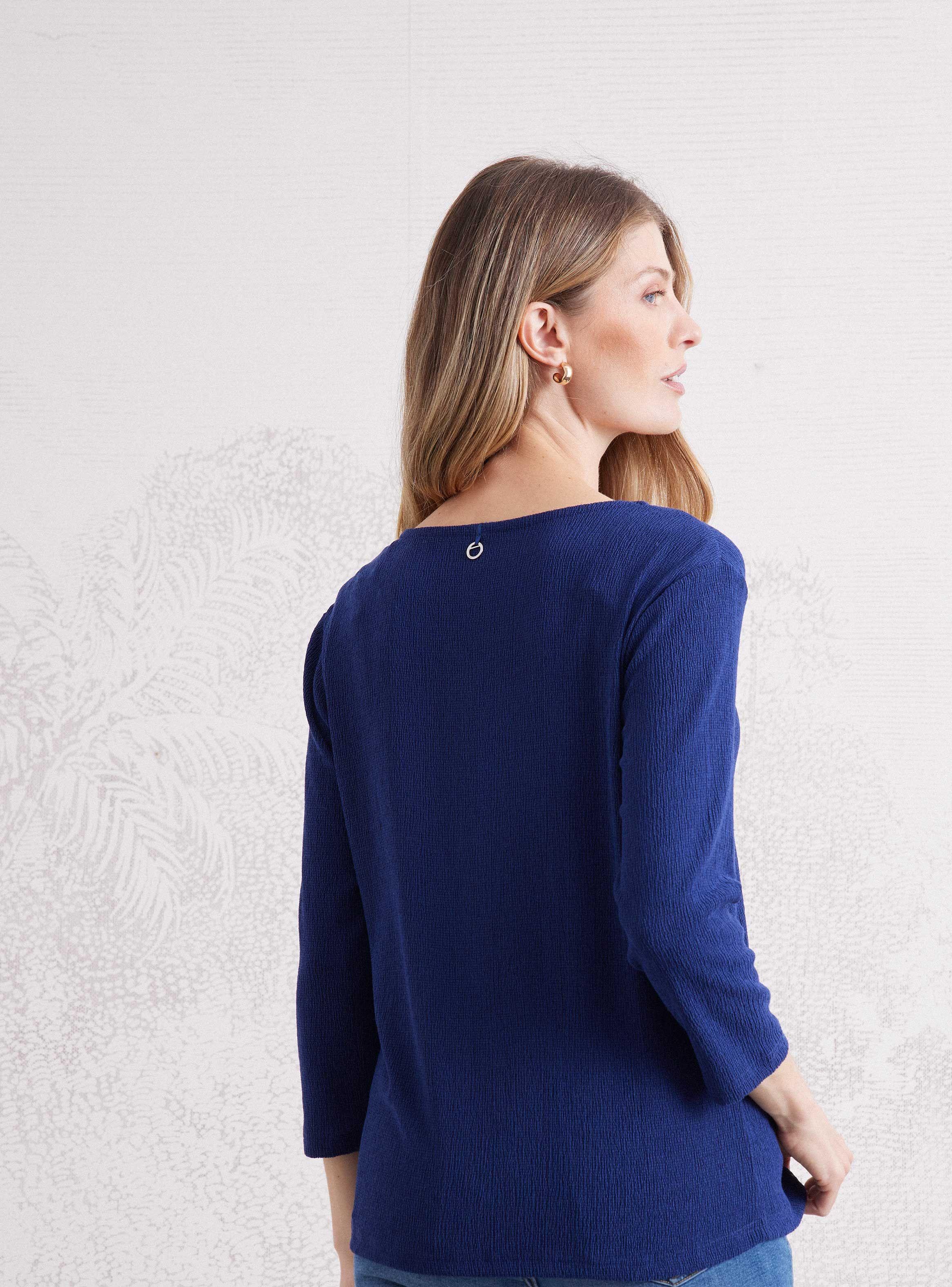 Blusa Texturizada con Cinta en Escote-1