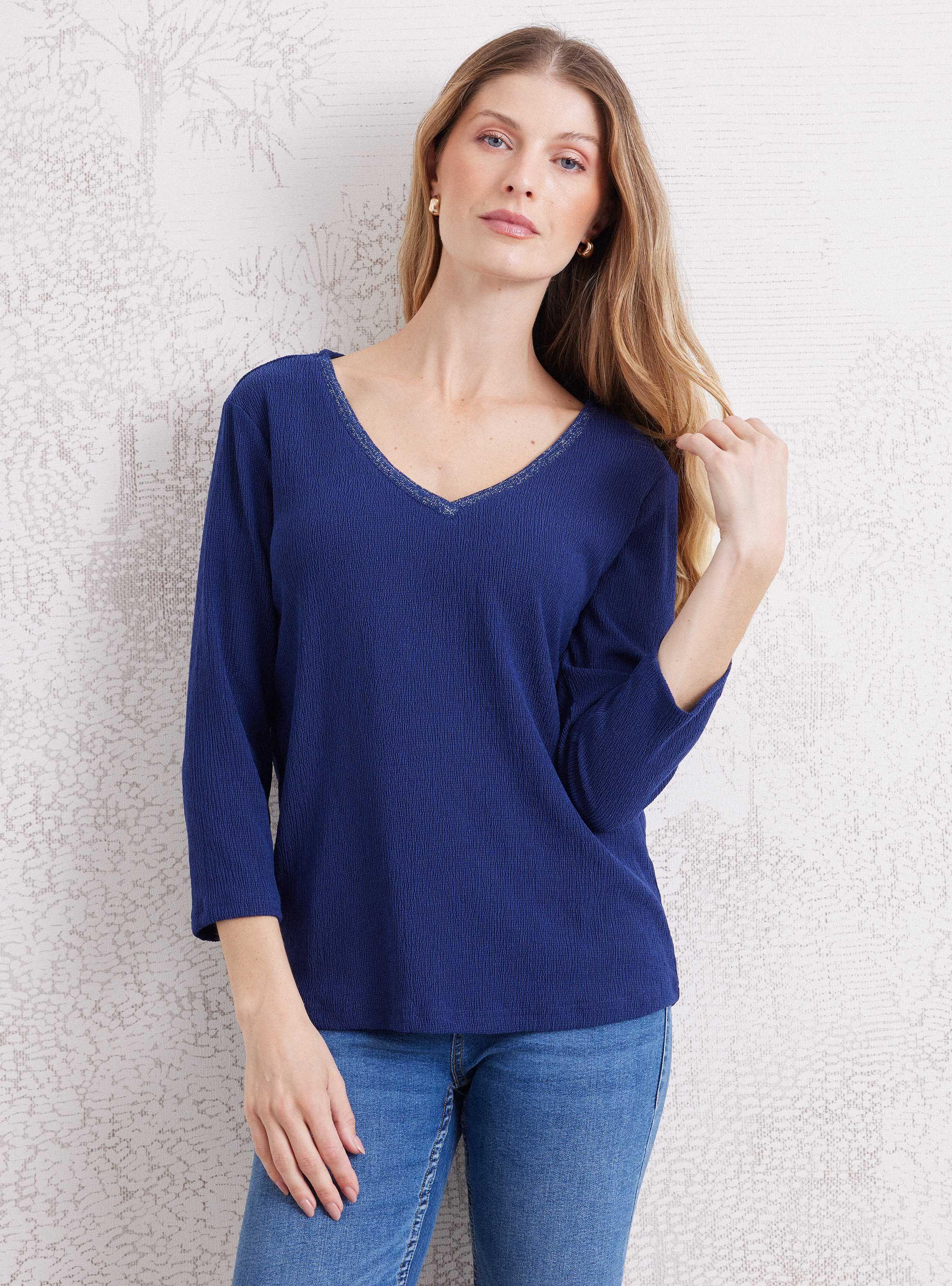 Blusa Texturizada con Cinta en Escote-0