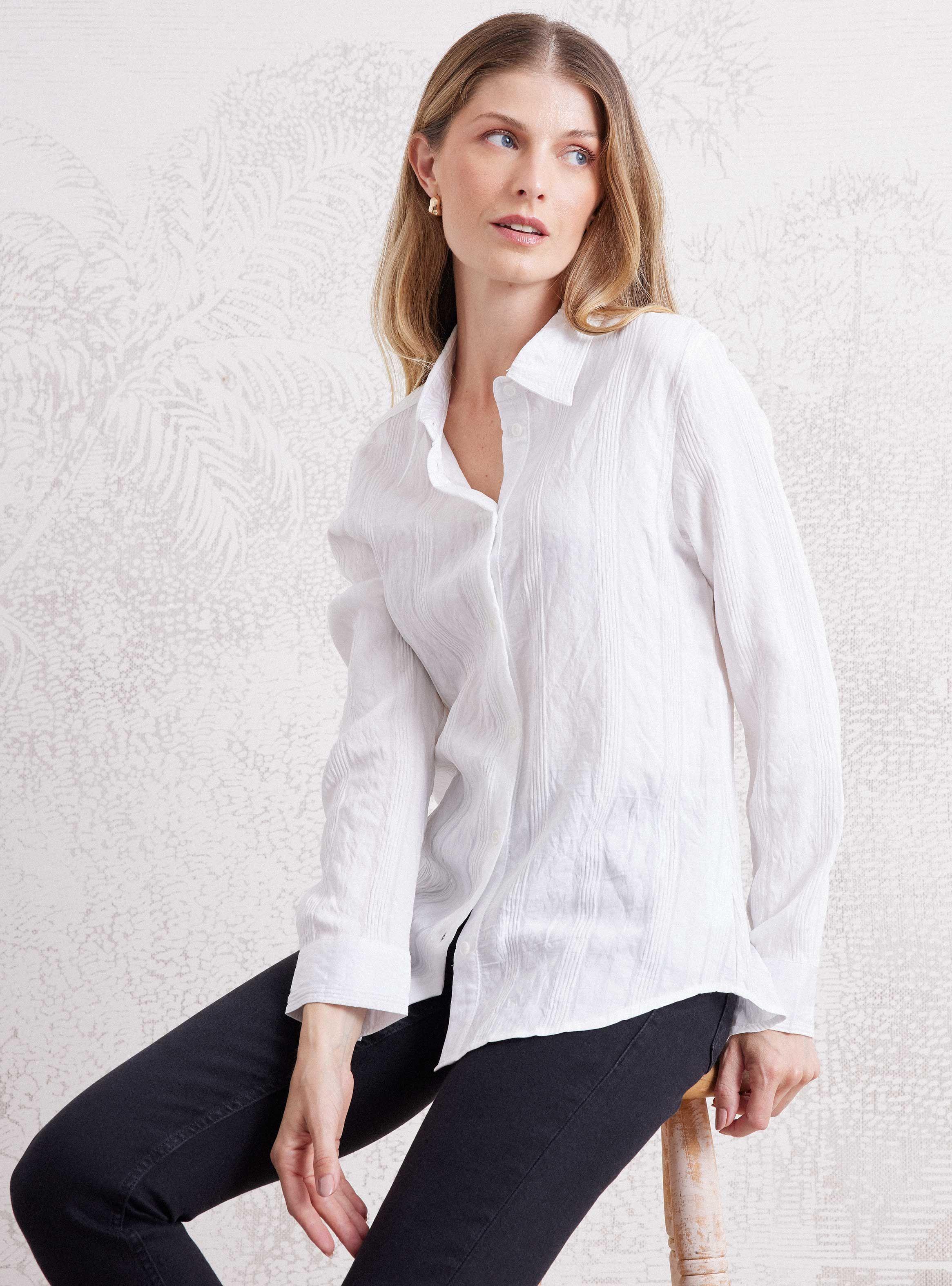 Blusa Camisera con Tela Listada en Relieve-0