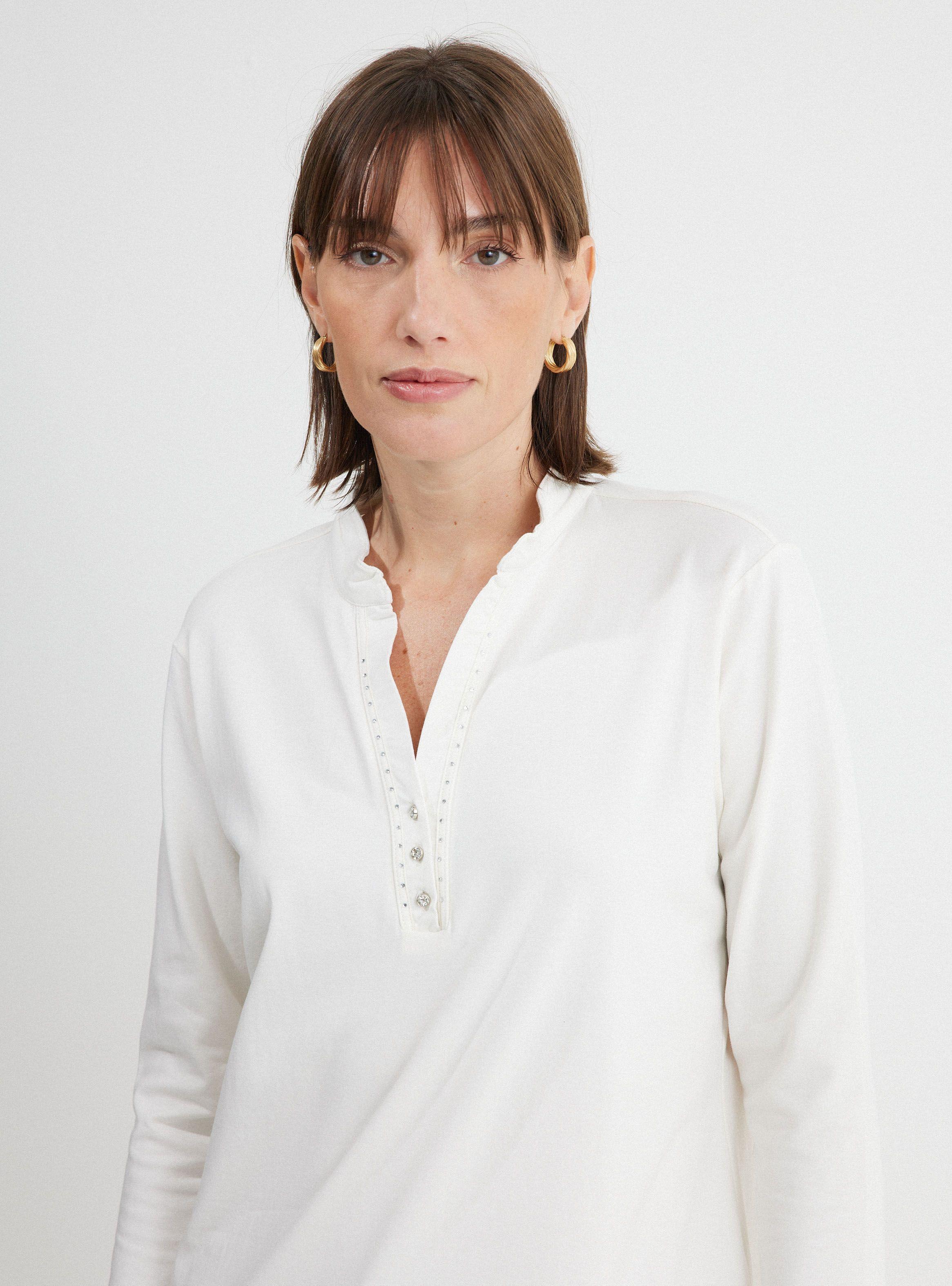 Polera con Brillos en Escote-2