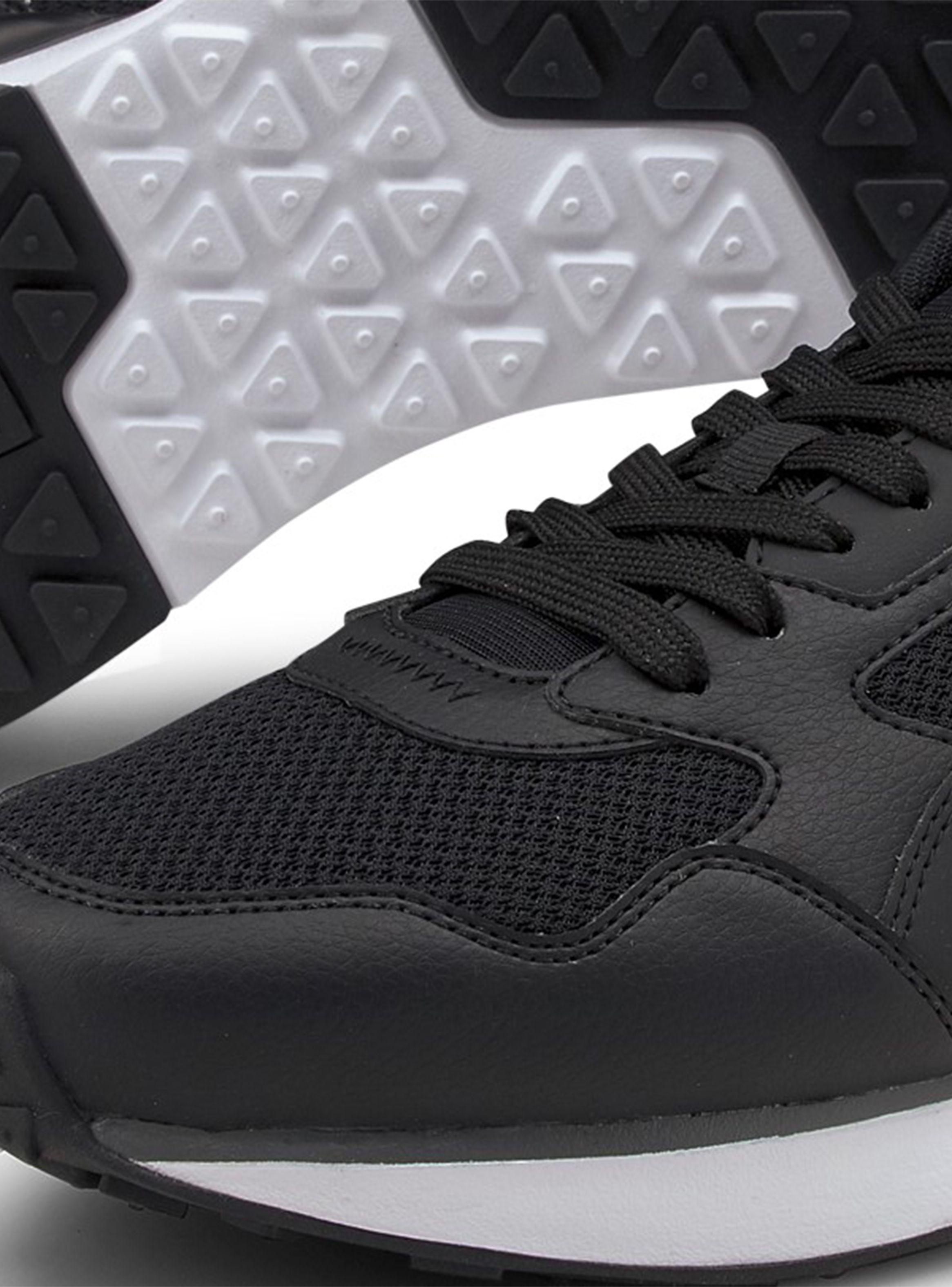 Zapatilla Urbana R78 Futr Negro Hombre-2