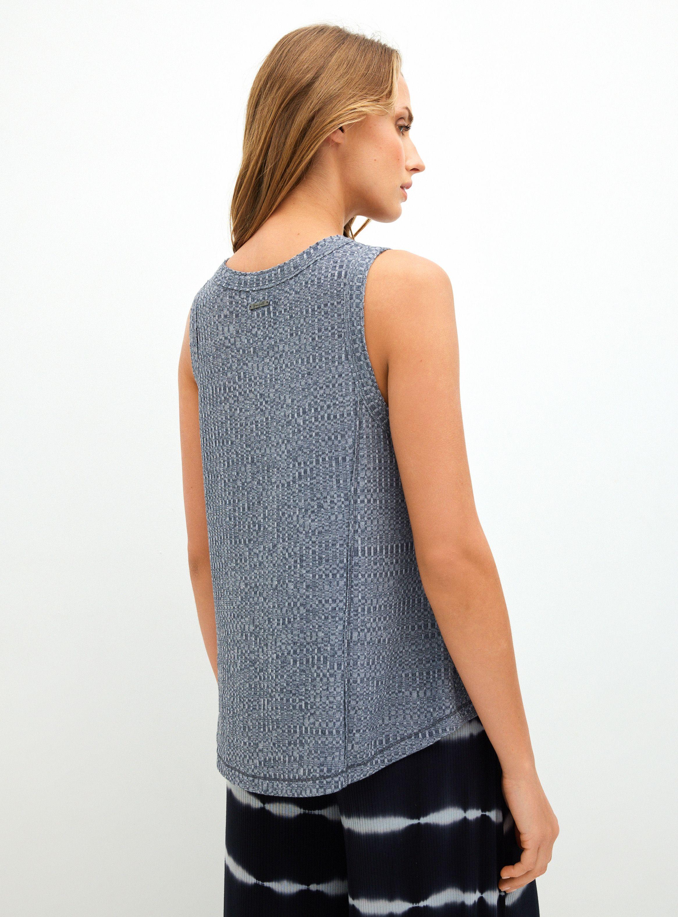 Polera Texturizada con Calce Relajado-1