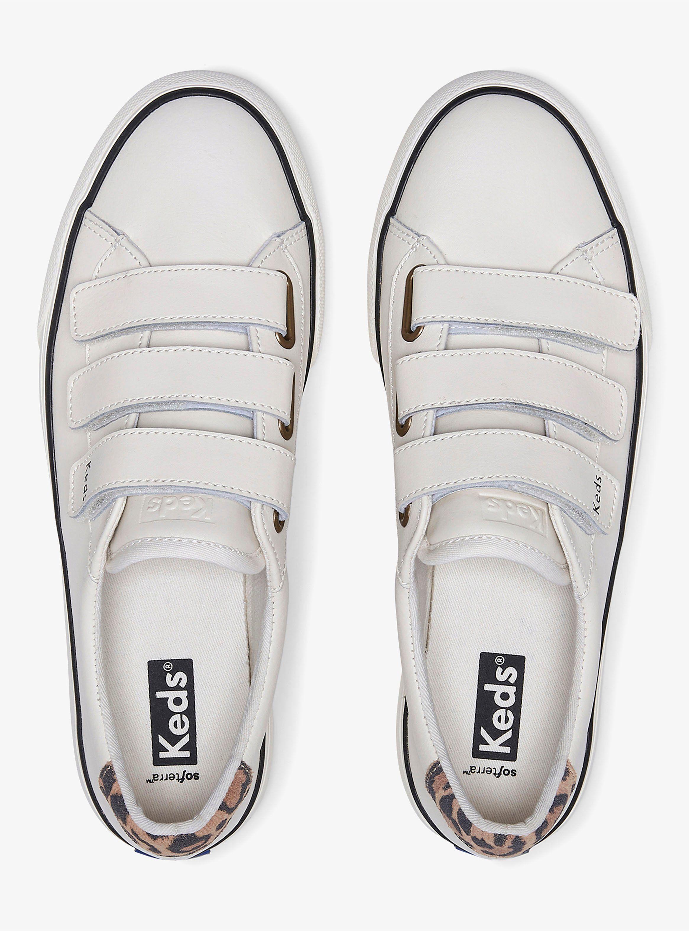 Zapatilla Urbana Cuero WH67866 Mujer-3