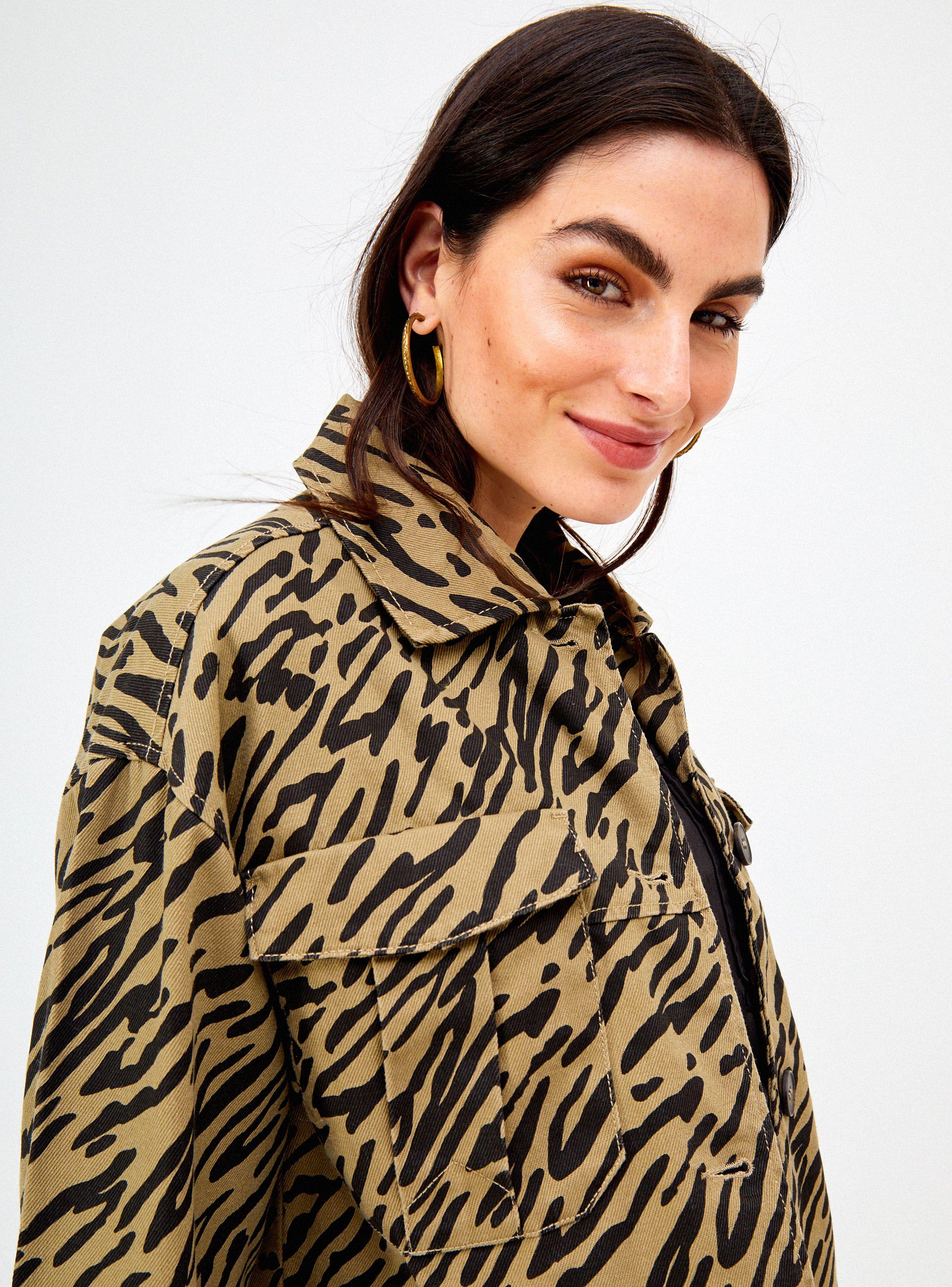 Chaqueta Manga Laga con Botones-2