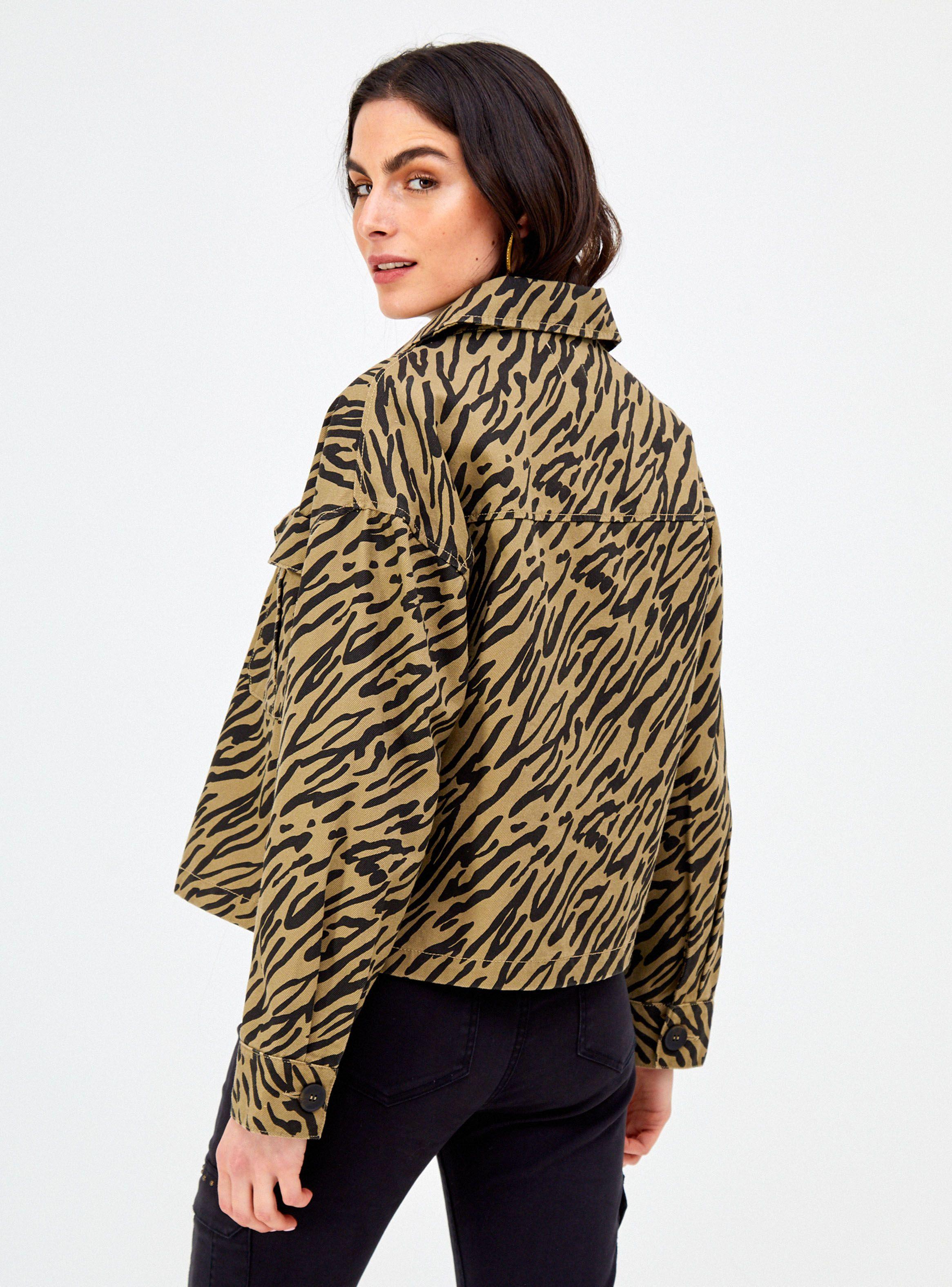 Chaqueta Manga Laga con Botones-1
