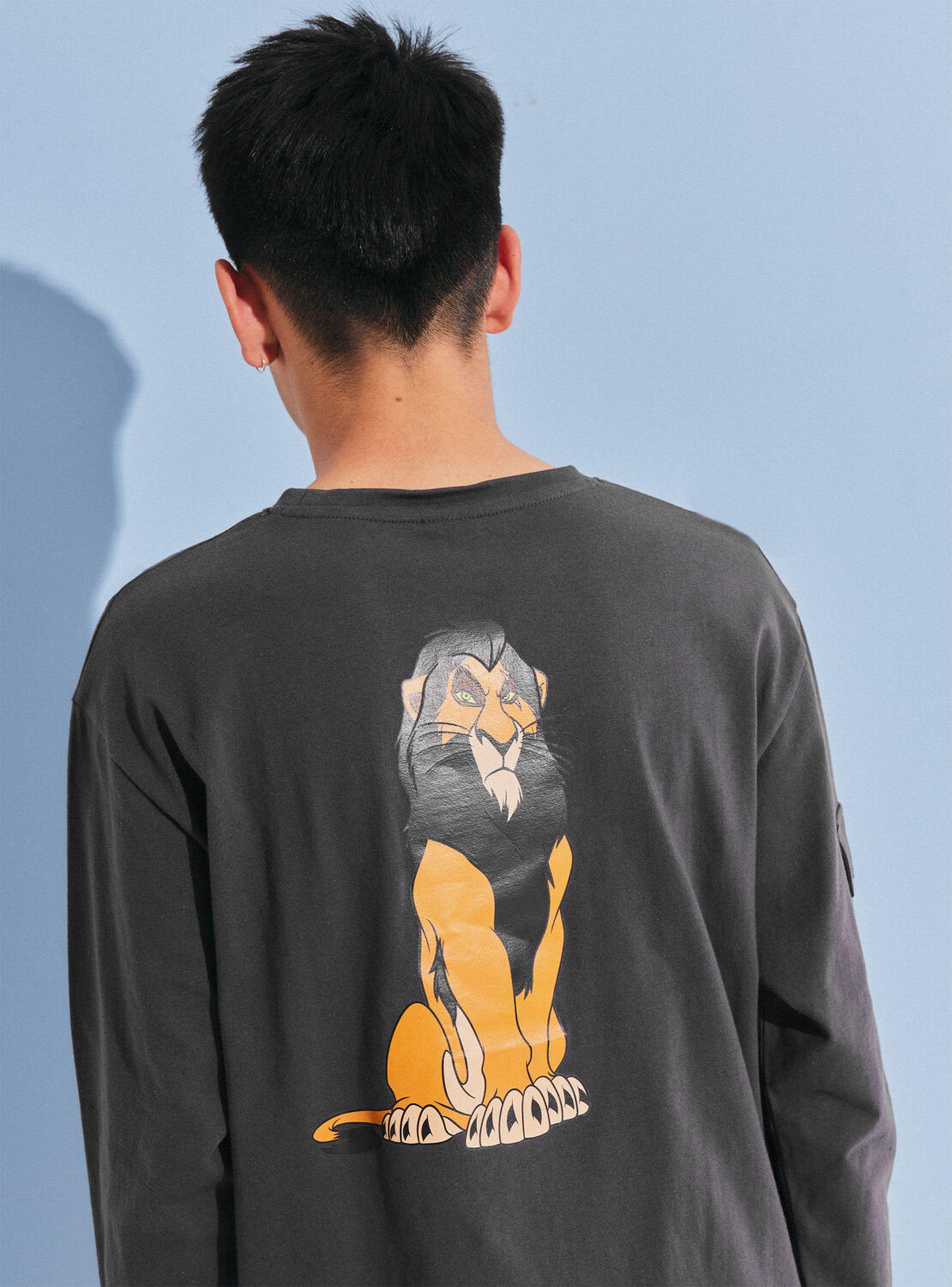 Polera Manga Larga con Bolsillo Scar Rey León Disney-0