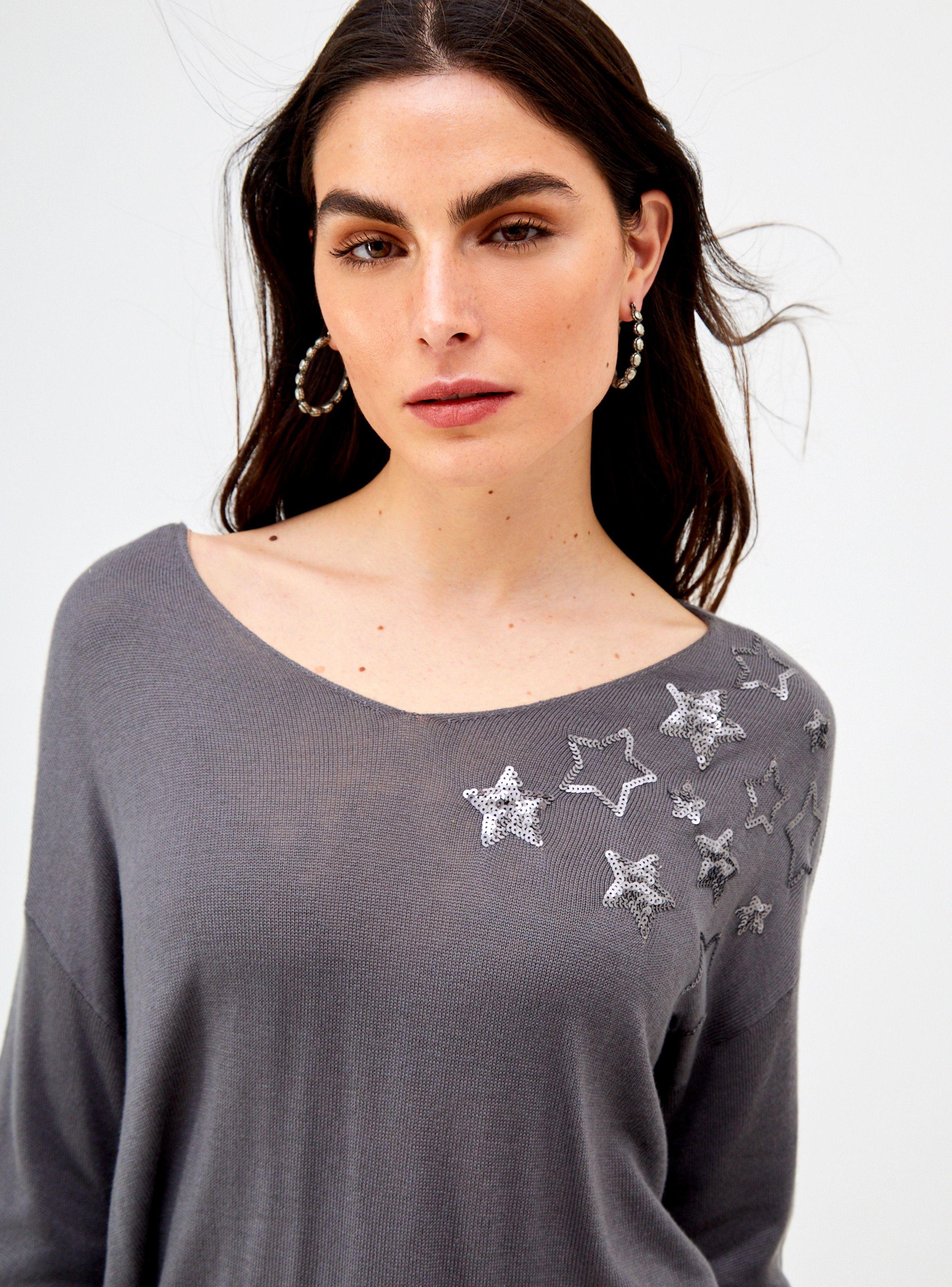 Sweater Cuello en V y Parche de Estrella-2