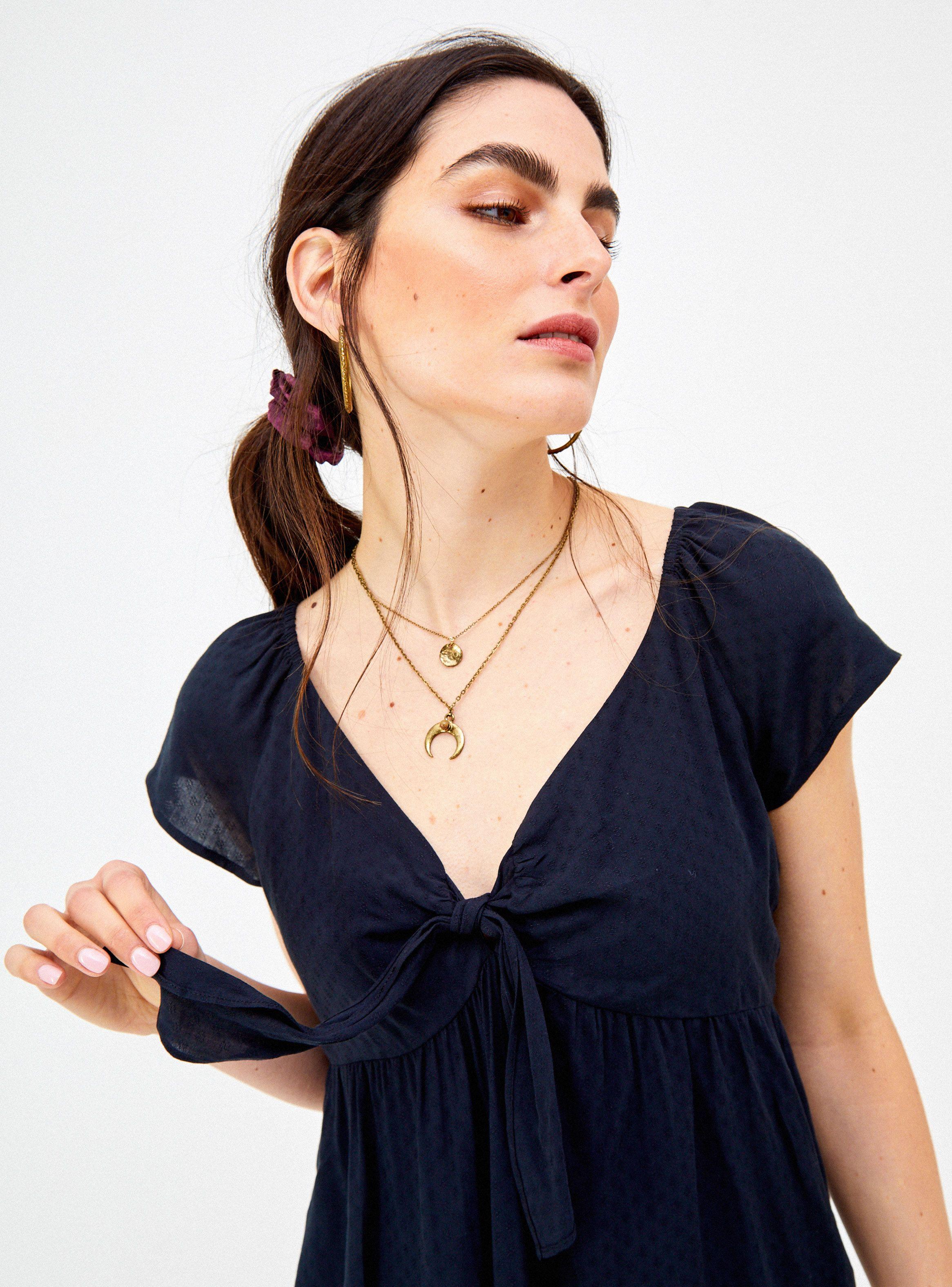 Polera Escote V y Detalle de Nudo en Delantero-2