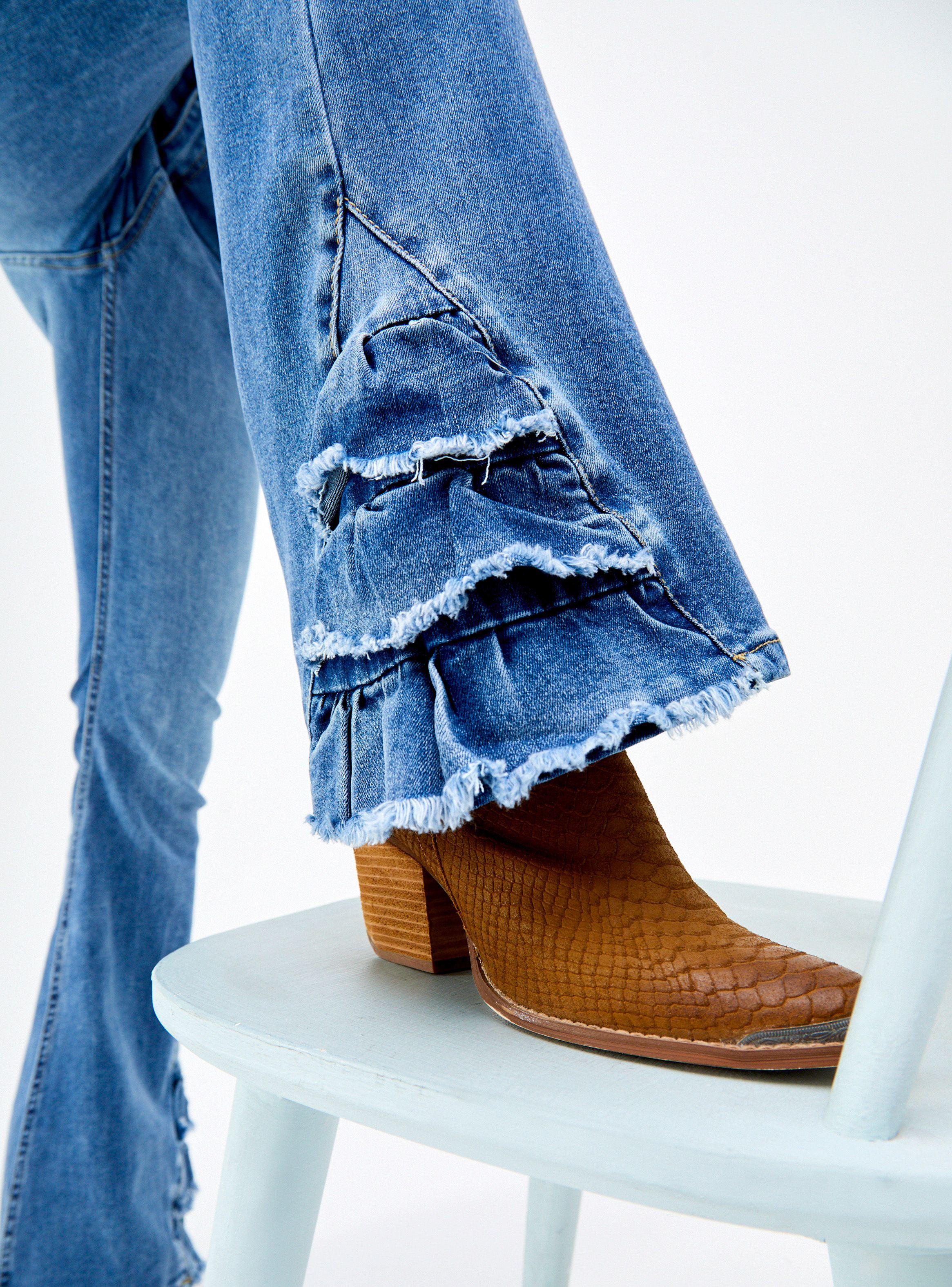 Jeans 5 Bolsillos Flare Tiro Medio con Vuelos en el Ruedo-2