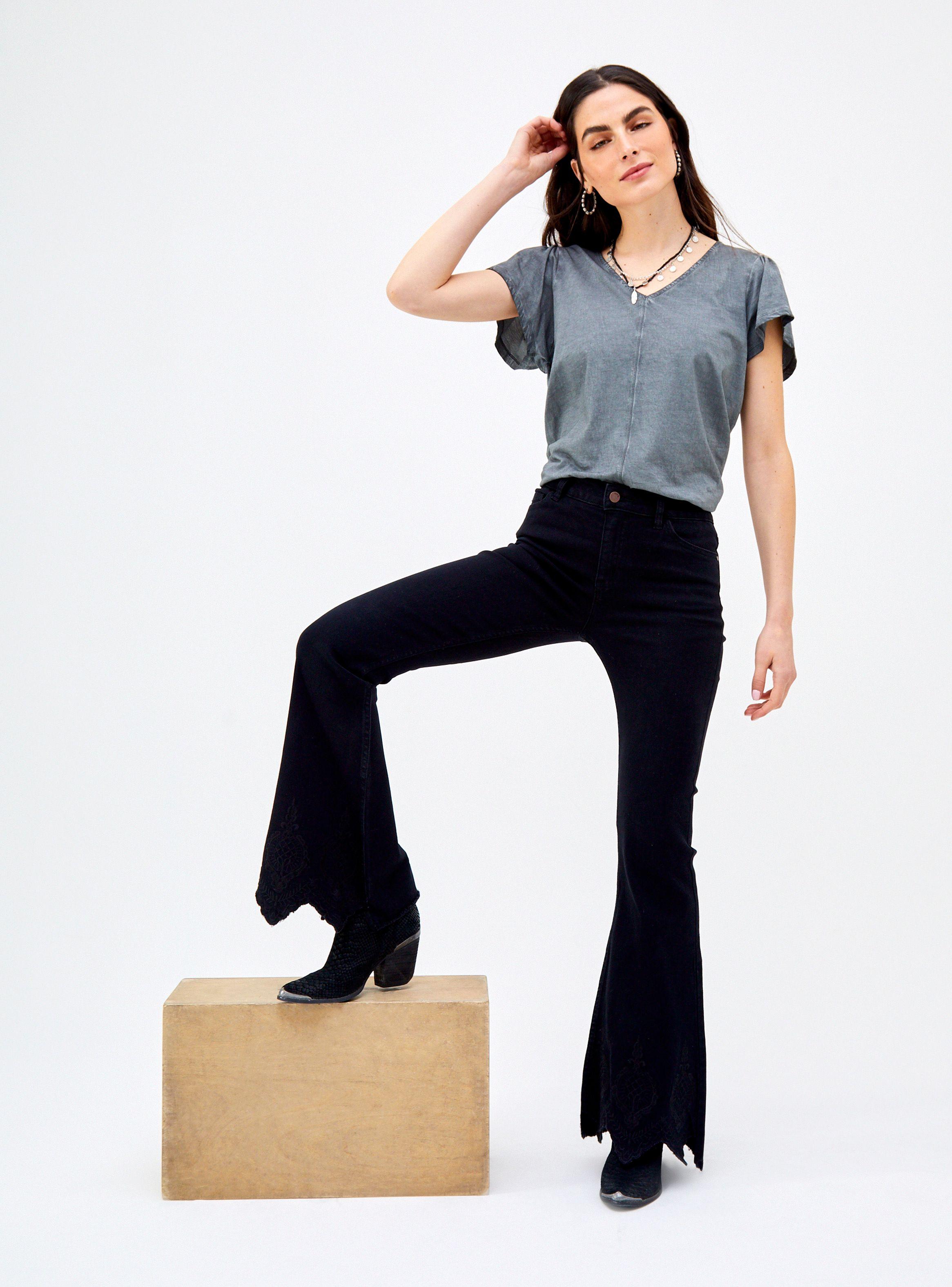 Jeans 5 Bolsillos Flare Tiro Medio con Bordado en Ruedo-3