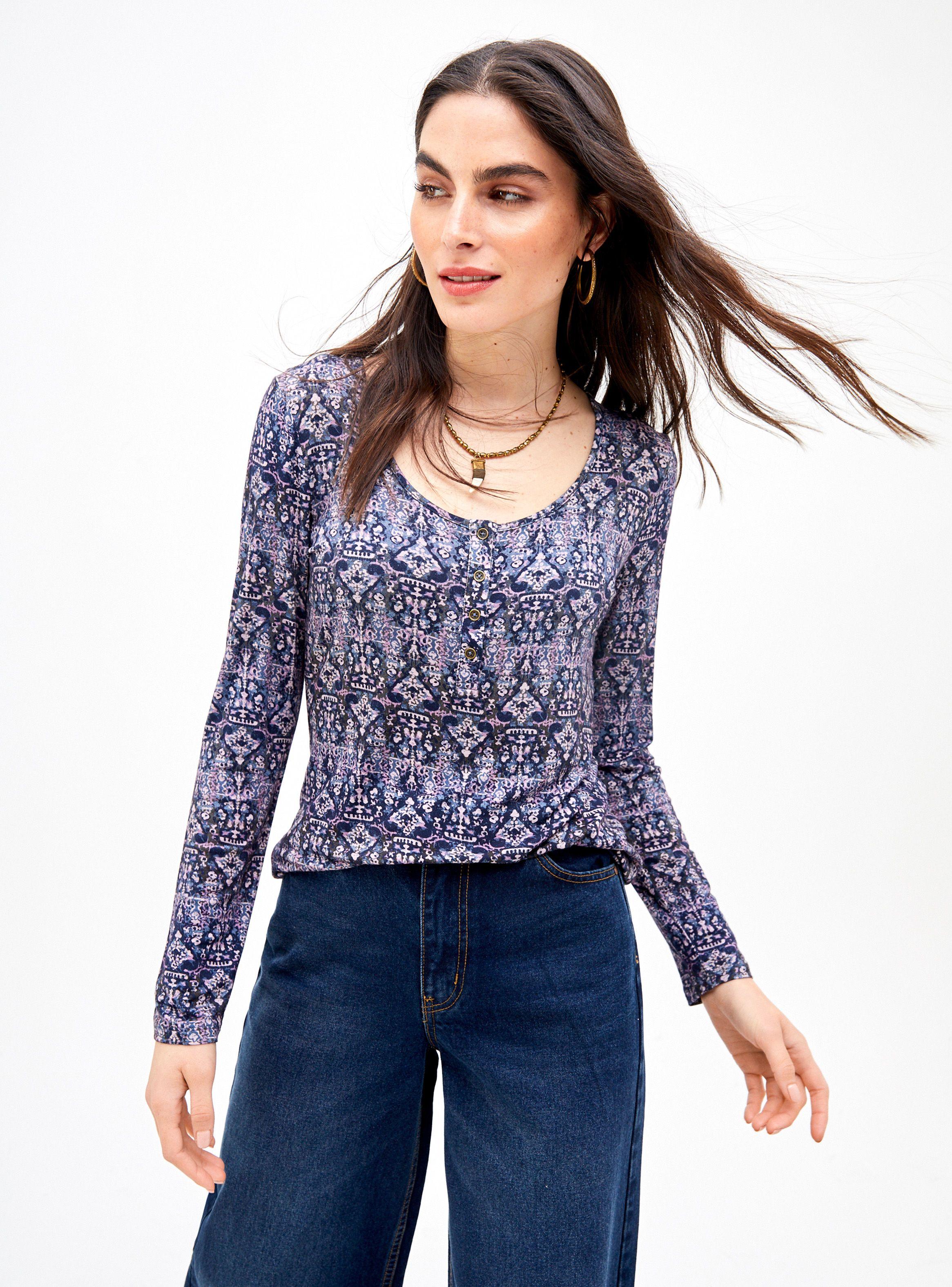 Polera con Cuello Redondo y Diseño Estampado-0