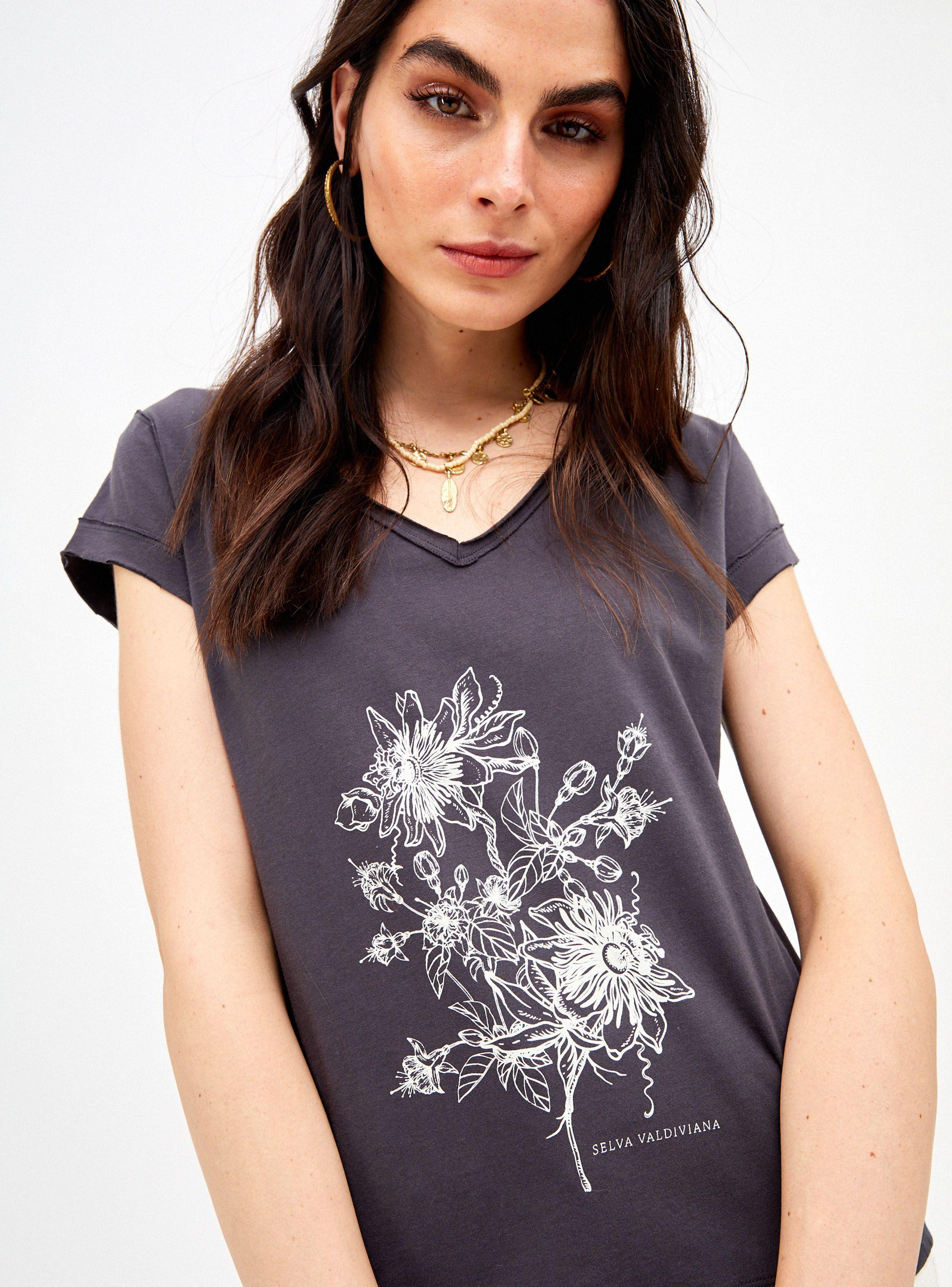 Polera Manga Corta Estampada Cuello en V-2