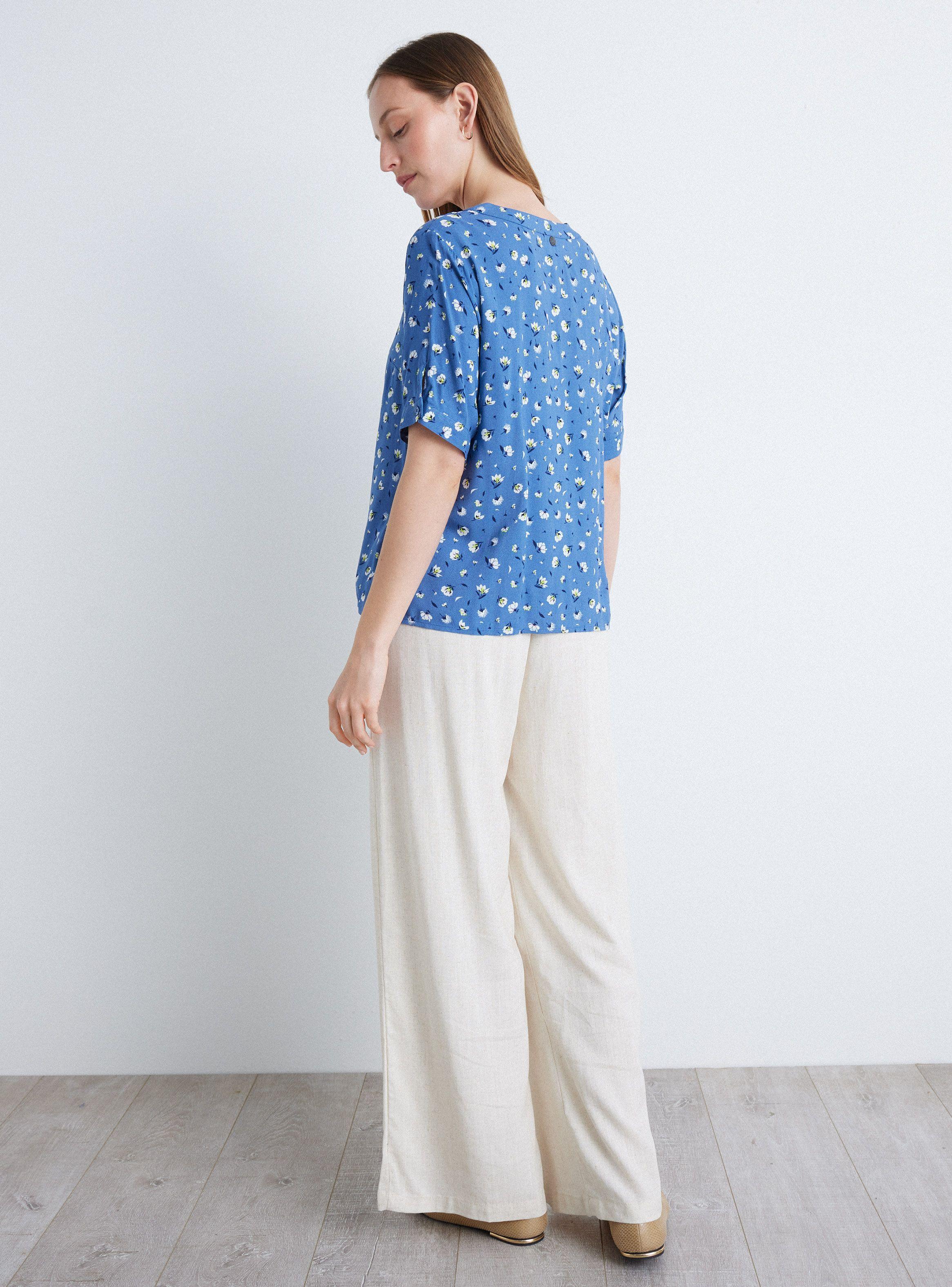 Blusa Abotonada con Cuello V-5