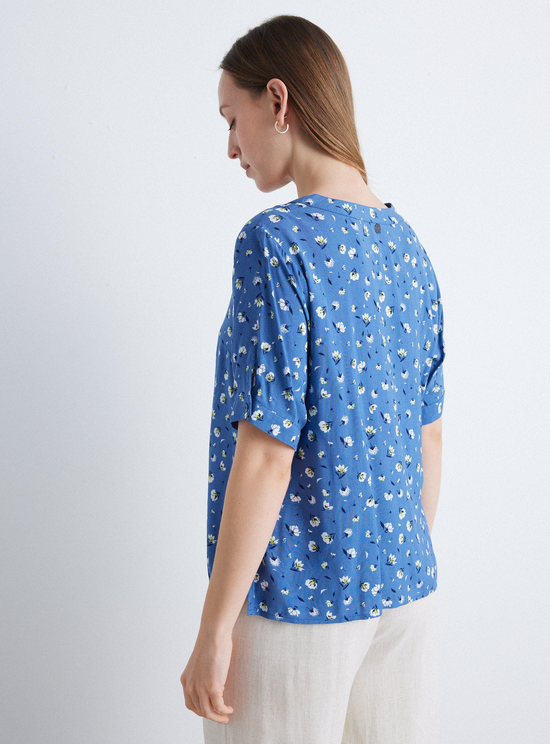 Blusa Abotonada con Cuello V-1