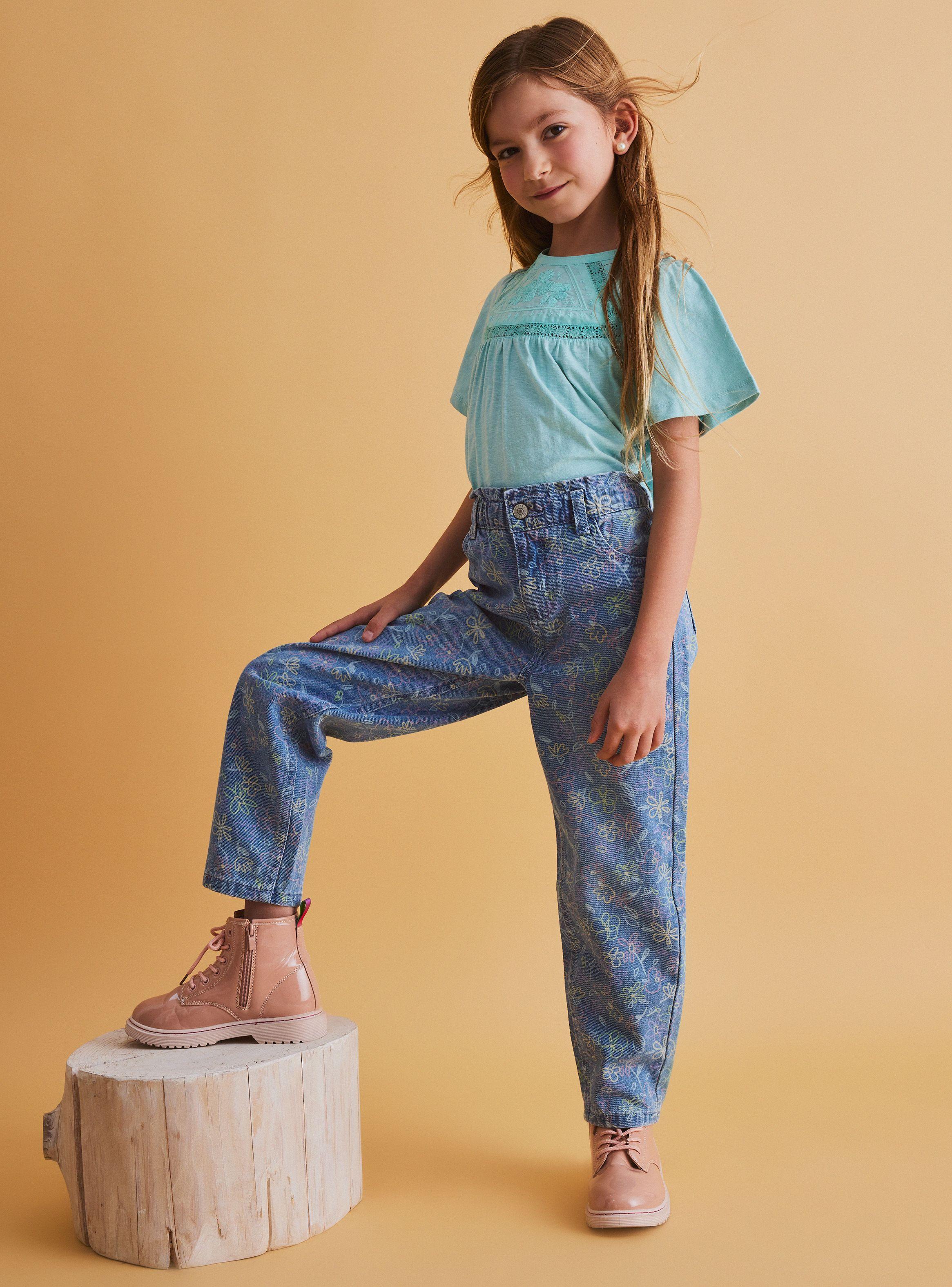 Jeans Flores Estampadas y Elastico en Cintura-3