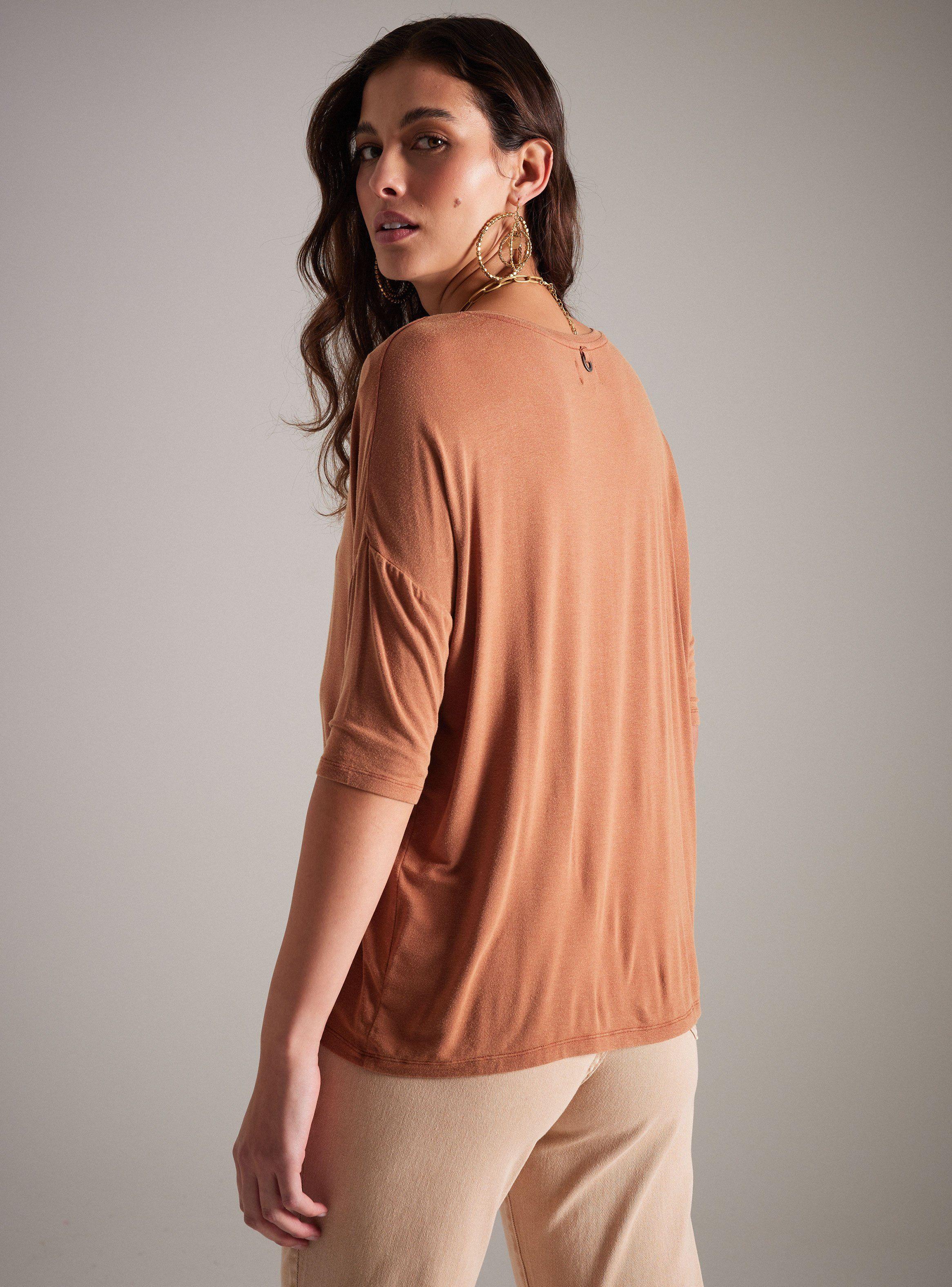 Polera Detalle Bordado de Lurex en Cuello-1