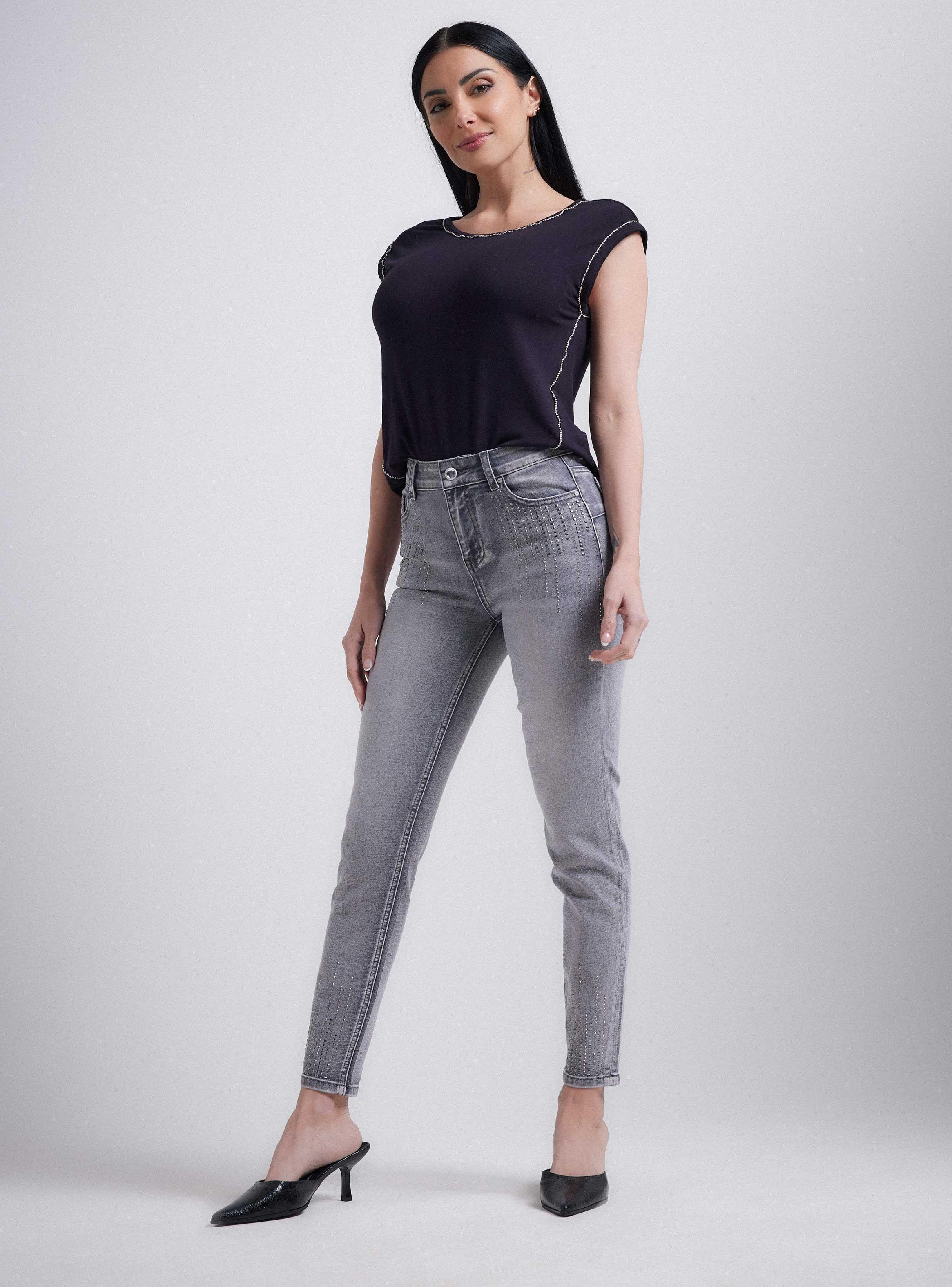 Jeans Medio Aplicaciones de Strass Cadera y Bota-4