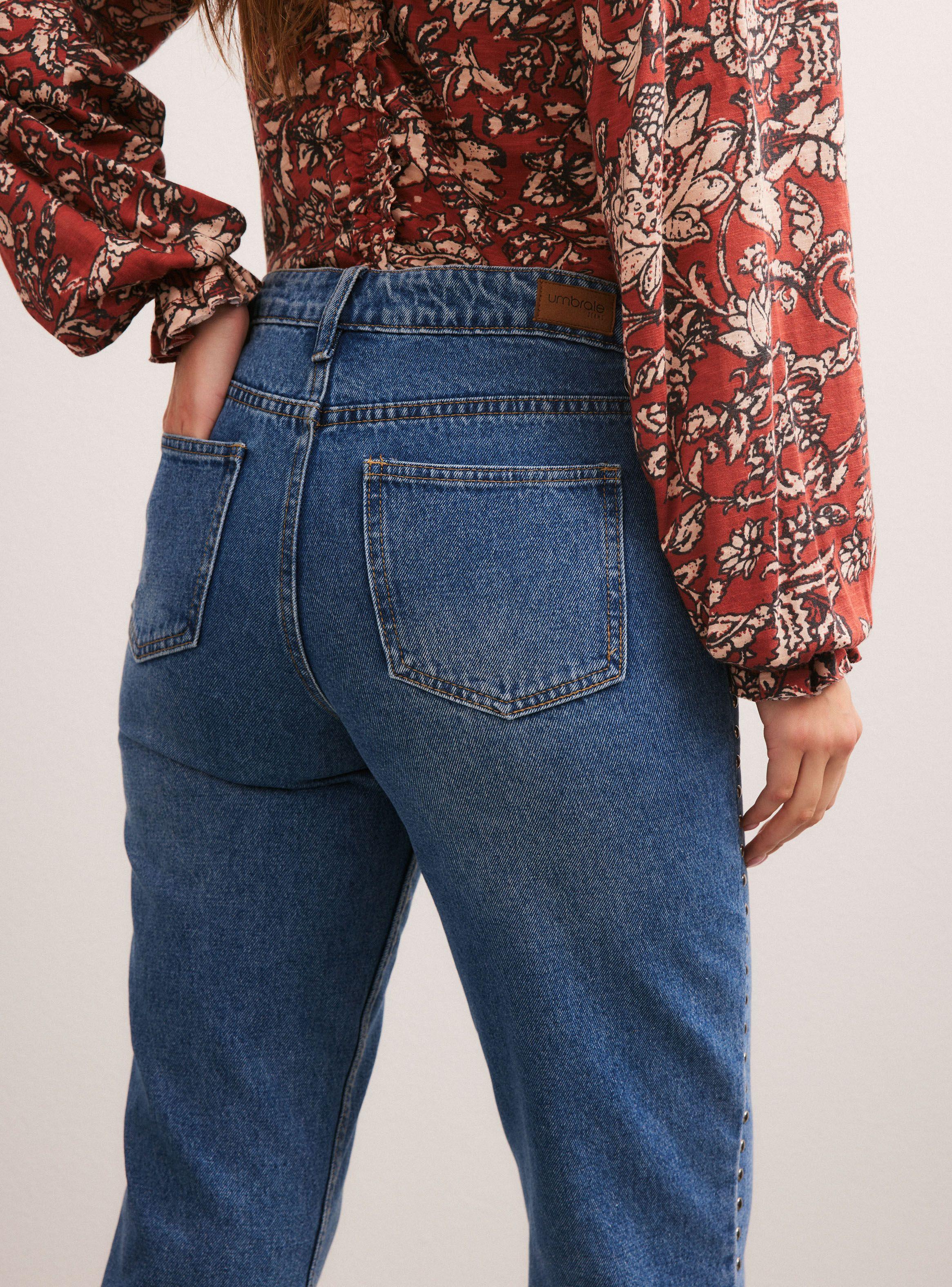 Pantalón Tachas en Costado-3