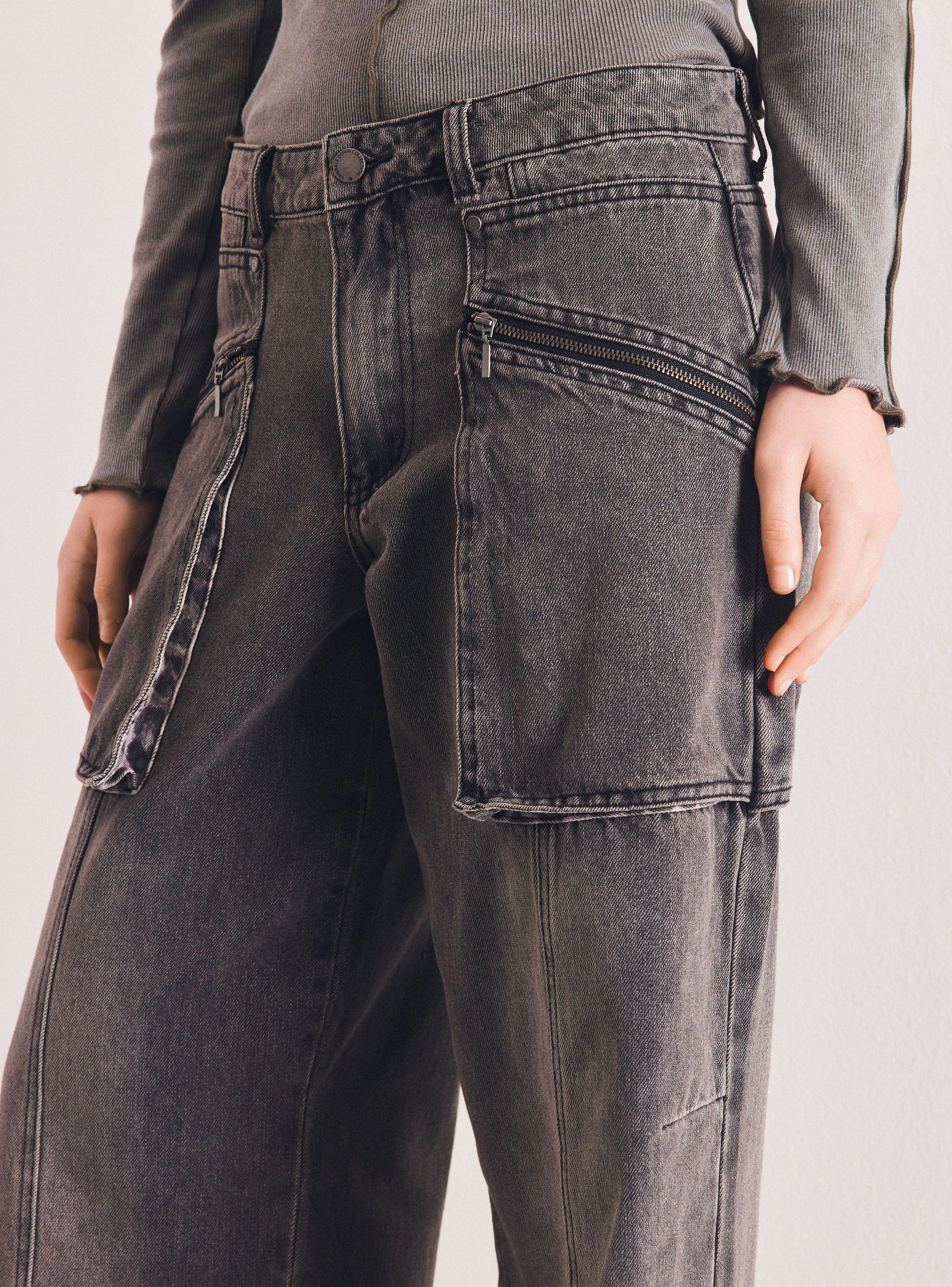 Jeans con Detalles Estampados en Fuelle de Bolsillos-2