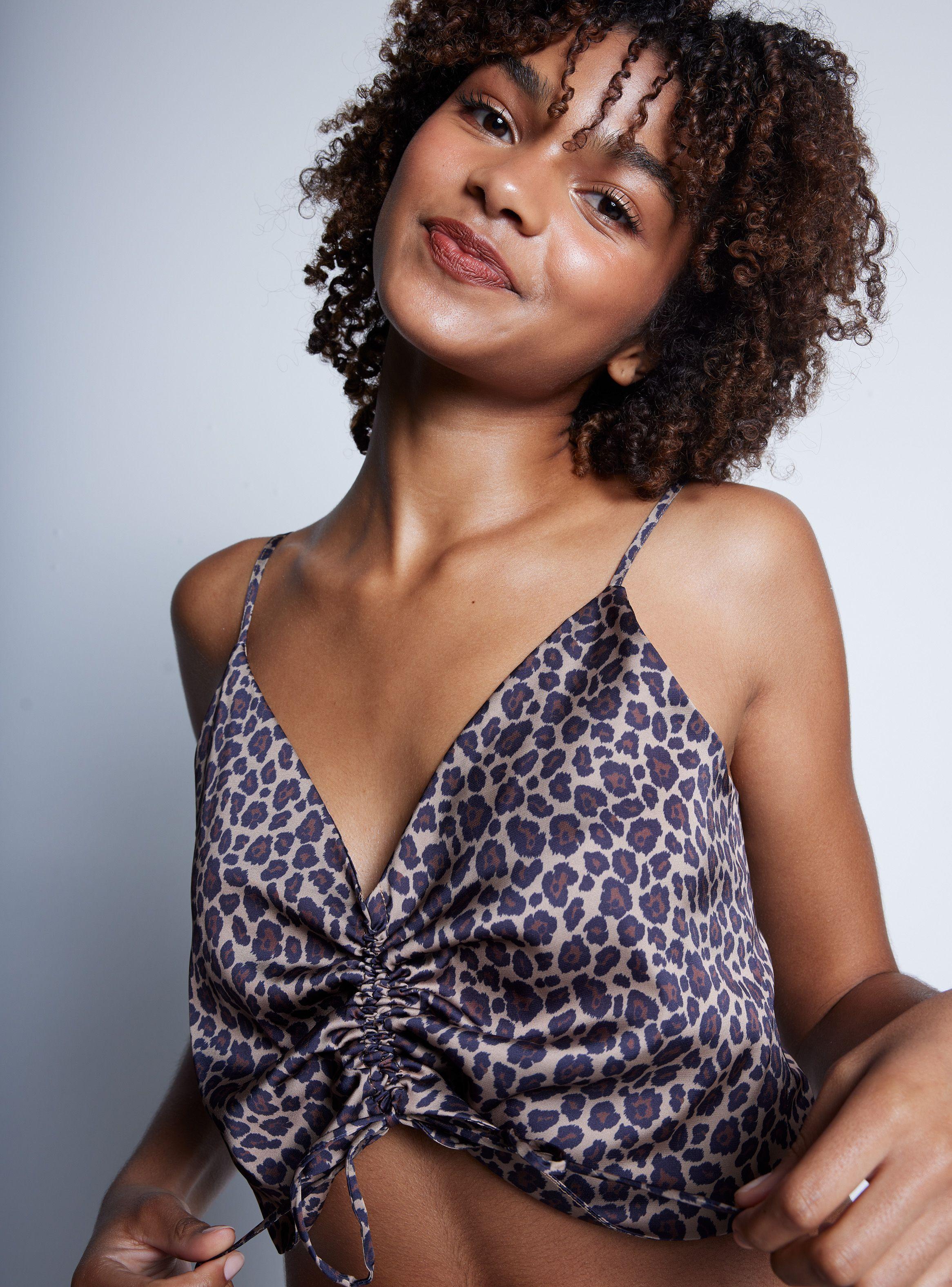 Polera Crop Con Nudo Delantero-2