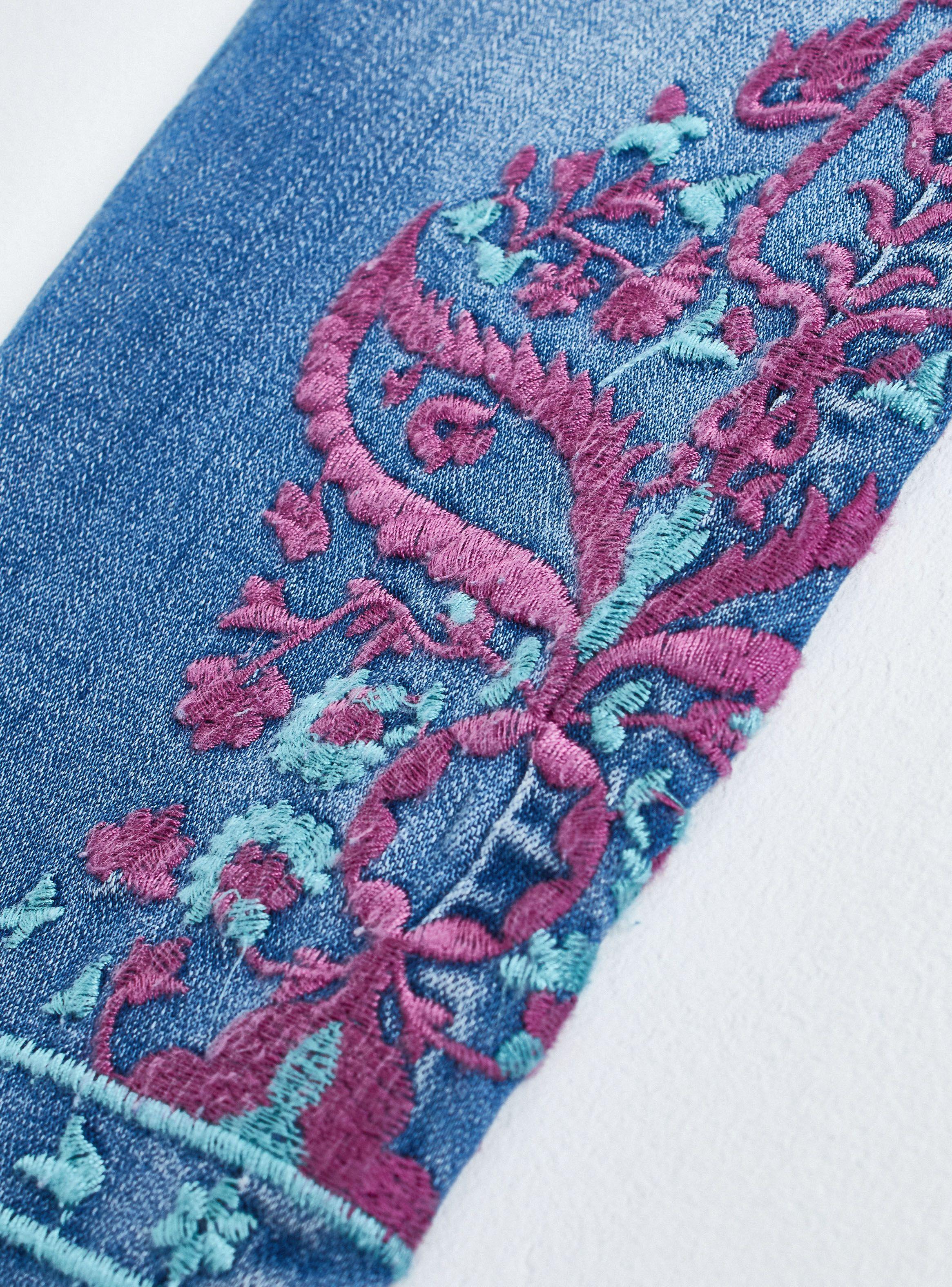 Jeans Denim Bordado Slim Fit Niña-3